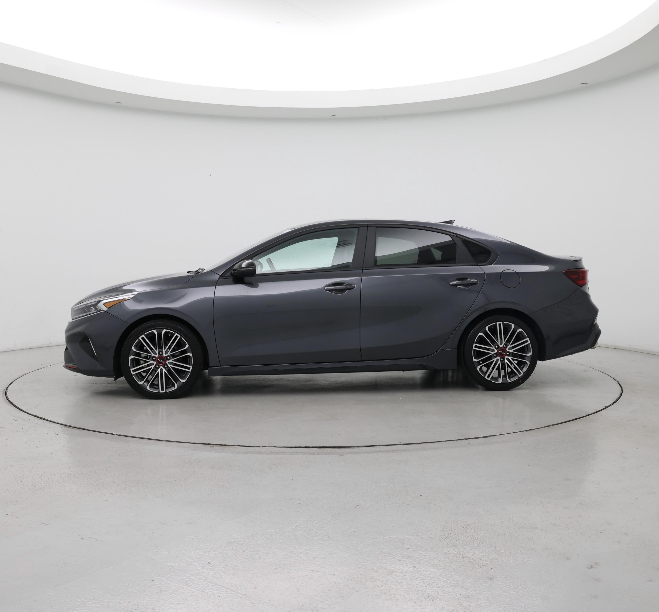 Thumbnail: 2022 Kia Forte - 3