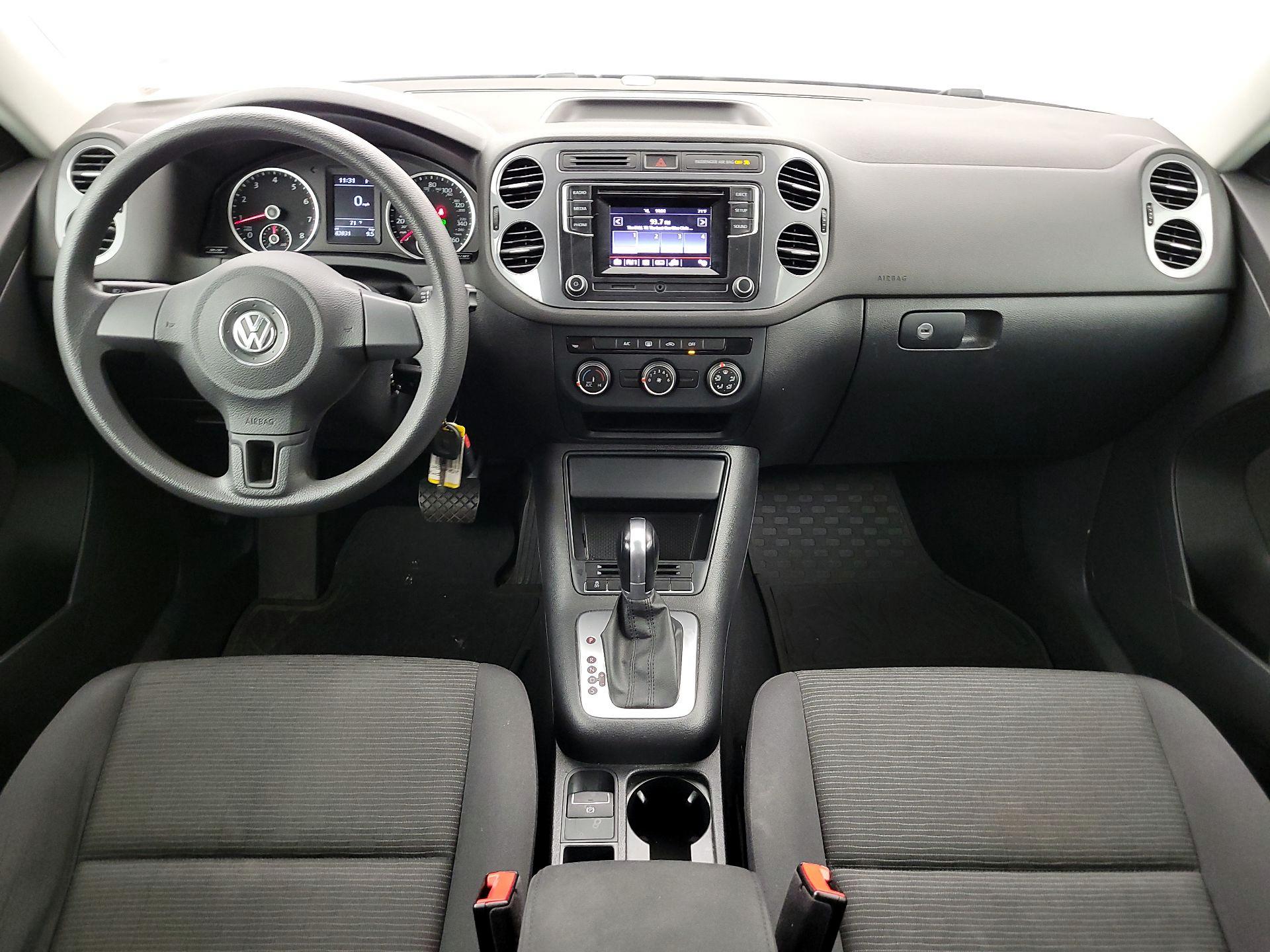 Thumbnail: 2017 Volkswagen Tiguan - 9