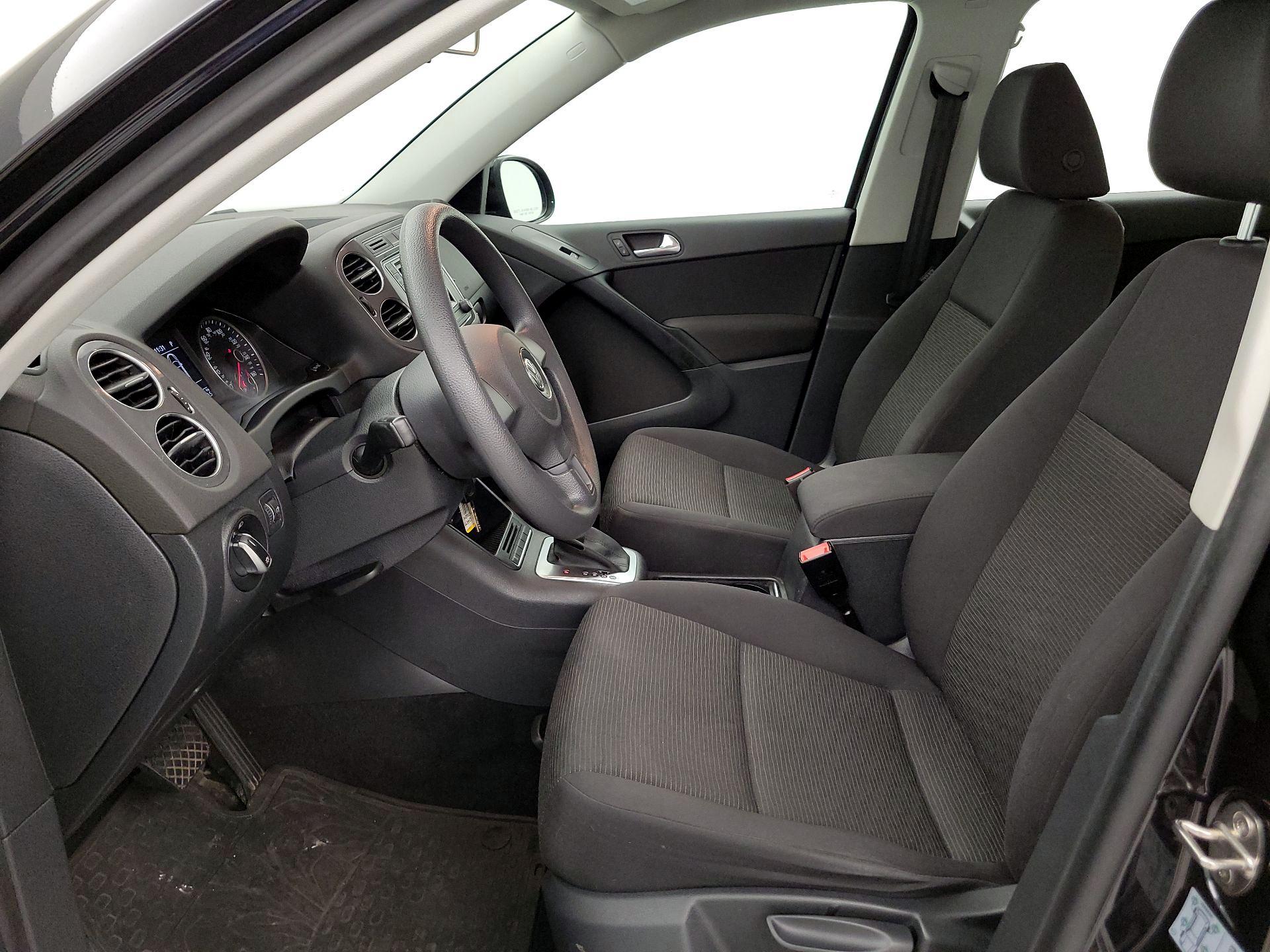 Thumbnail: 2017 Volkswagen Tiguan - 11