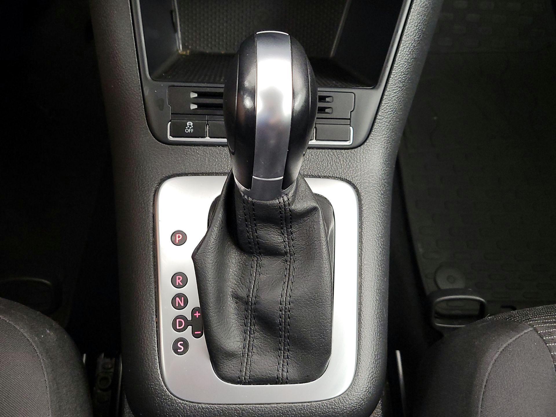 Thumbnail: 2017 Volkswagen Tiguan - 17