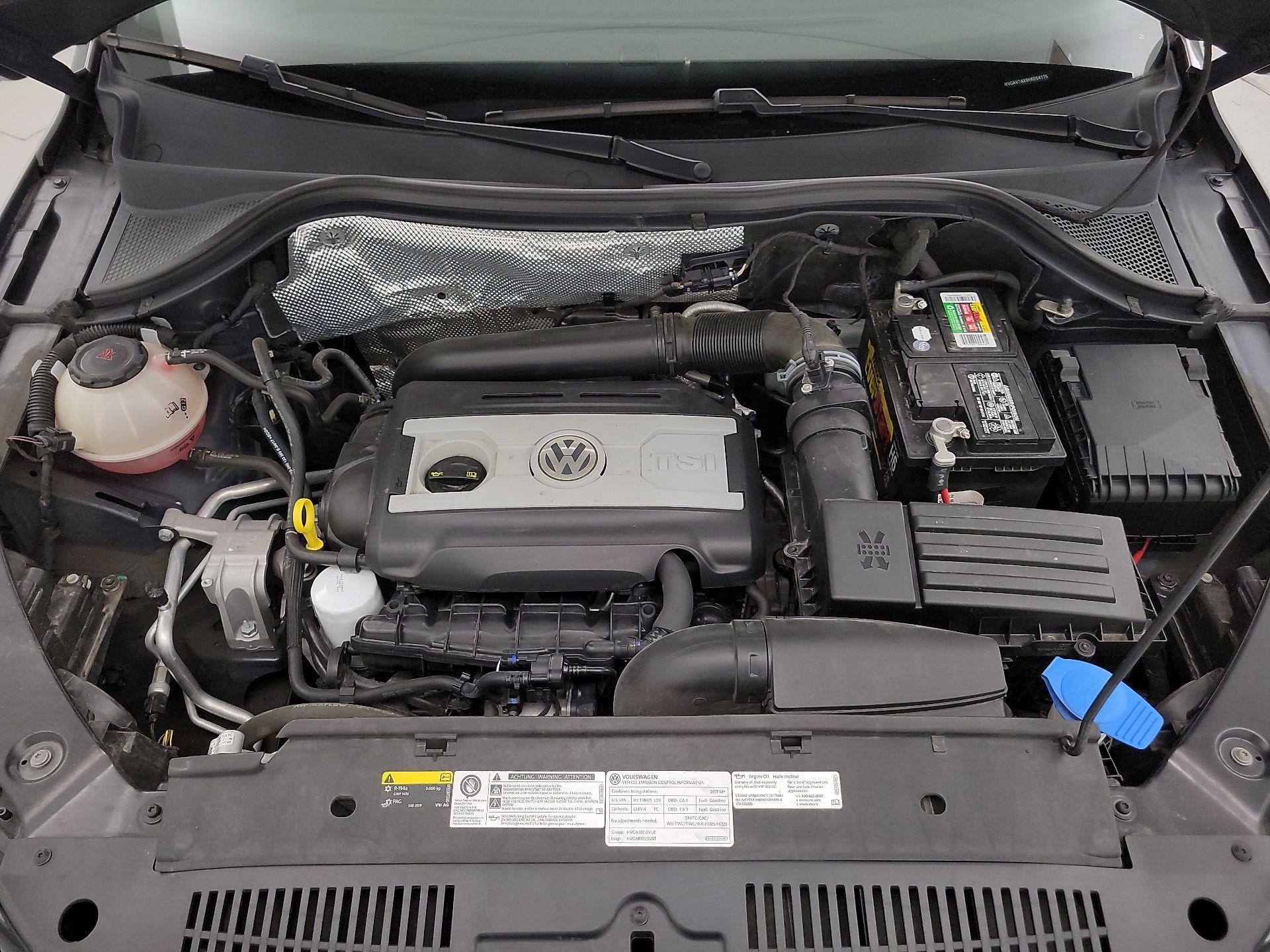 Thumbnail: 2017 Volkswagen Tiguan - 20