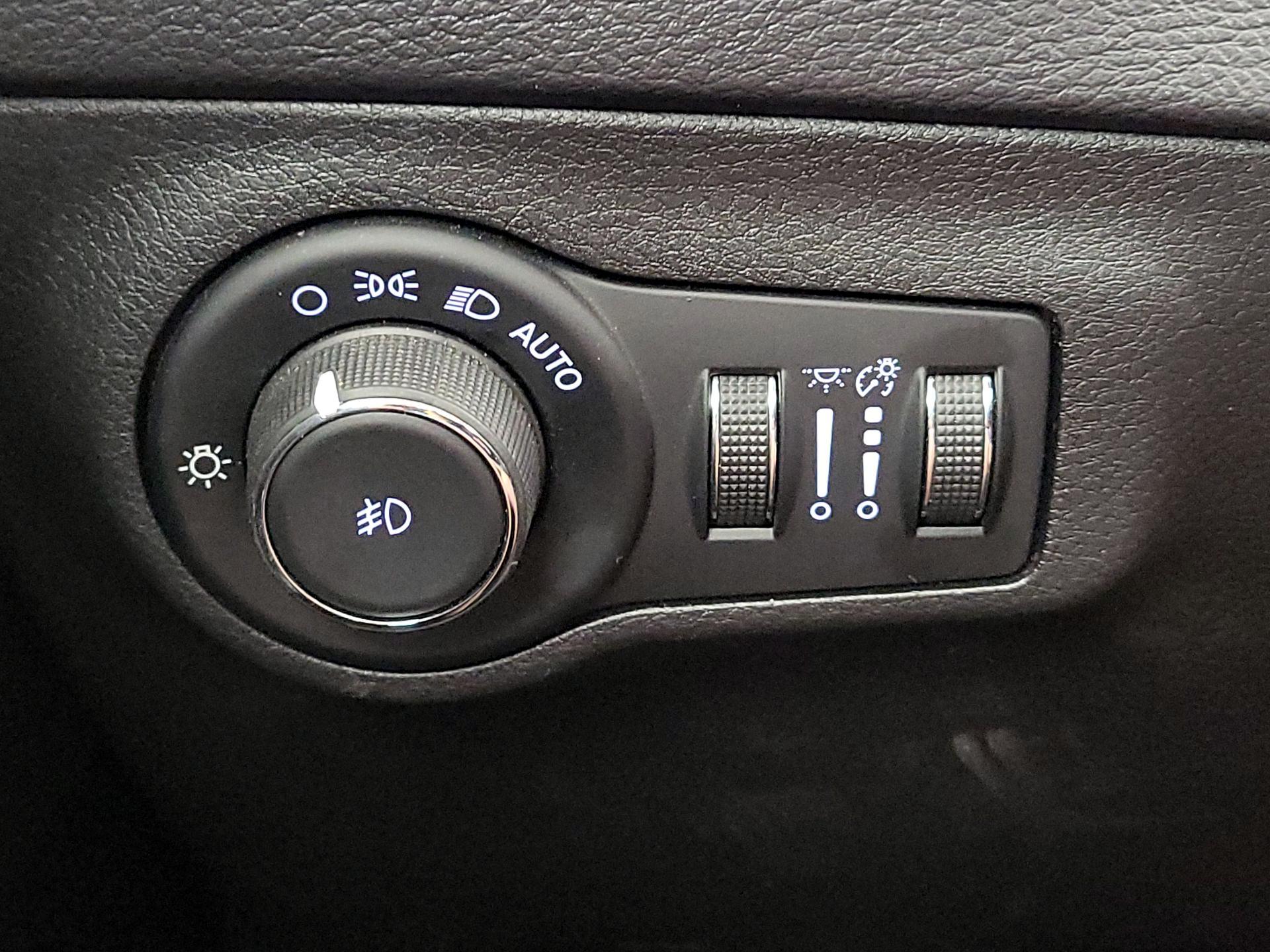 Thumbnail: 2017 Jeep Compass - 13
