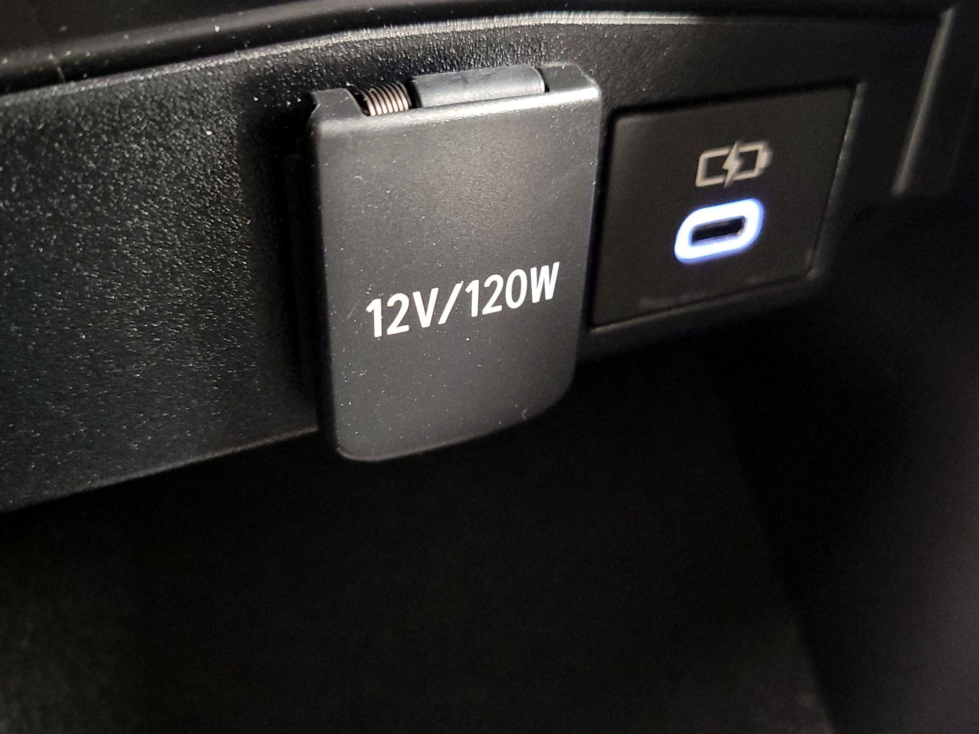 Thumbnail: 2025 Toyota Corolla - 18