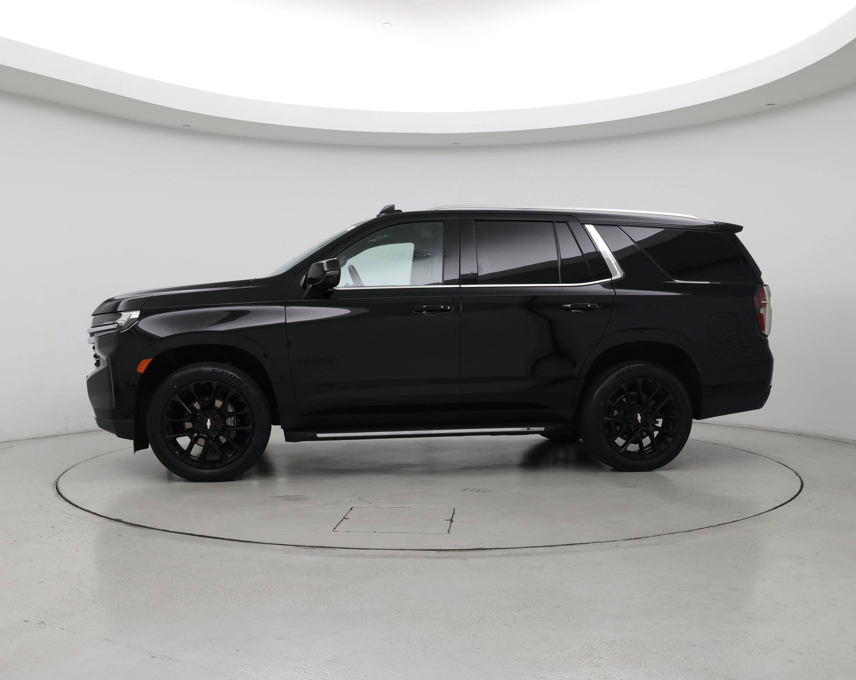 Thumbnail: 2022 Chevrolet Tahoe - 3