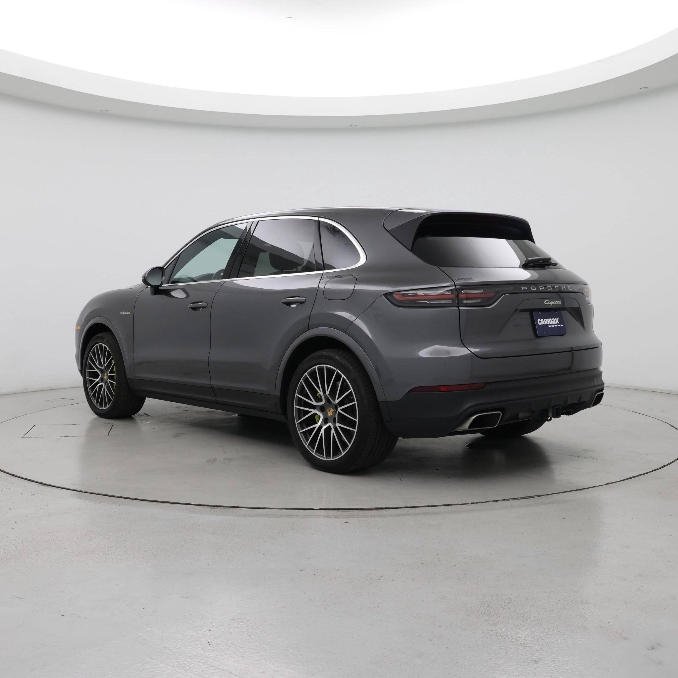Thumbnail: 2022 Porsche Cayenne - 2