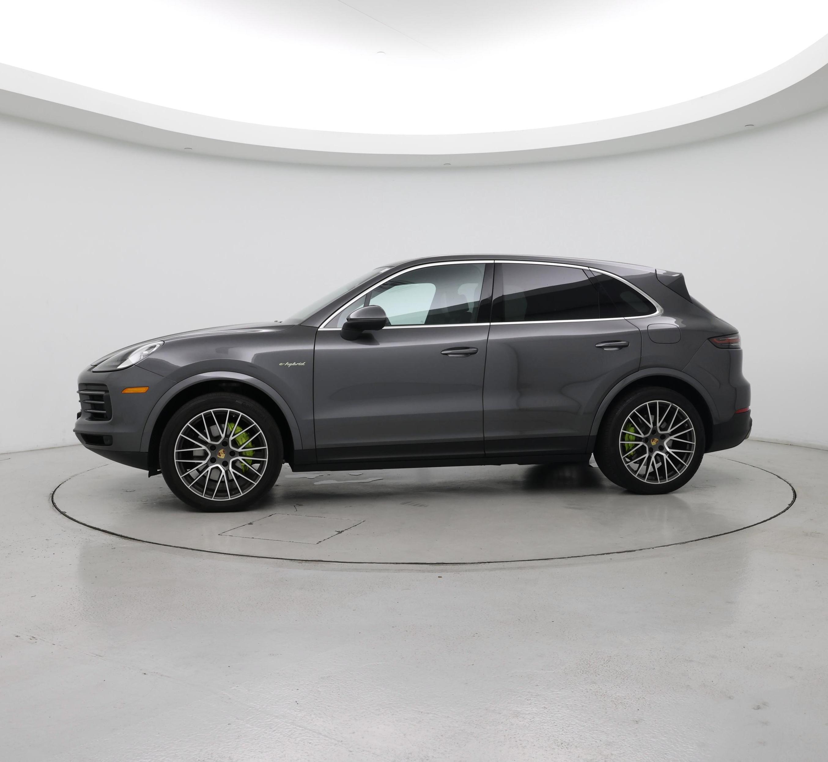 Thumbnail: 2022 Porsche Cayenne - 3