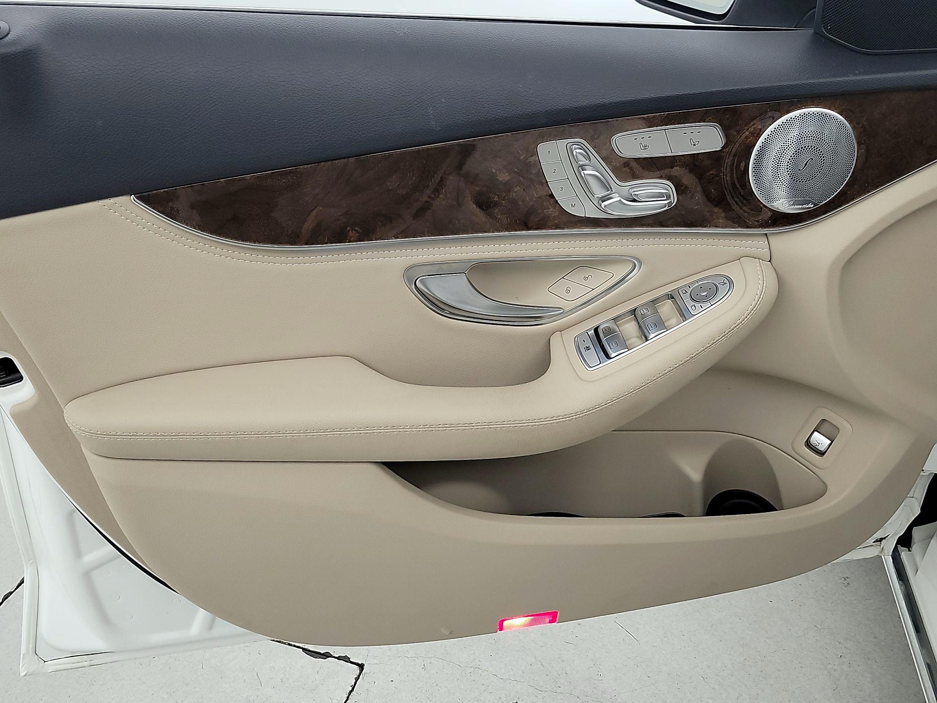 Thumbnail: 2016 Mercedes-Benz C-Class - 12