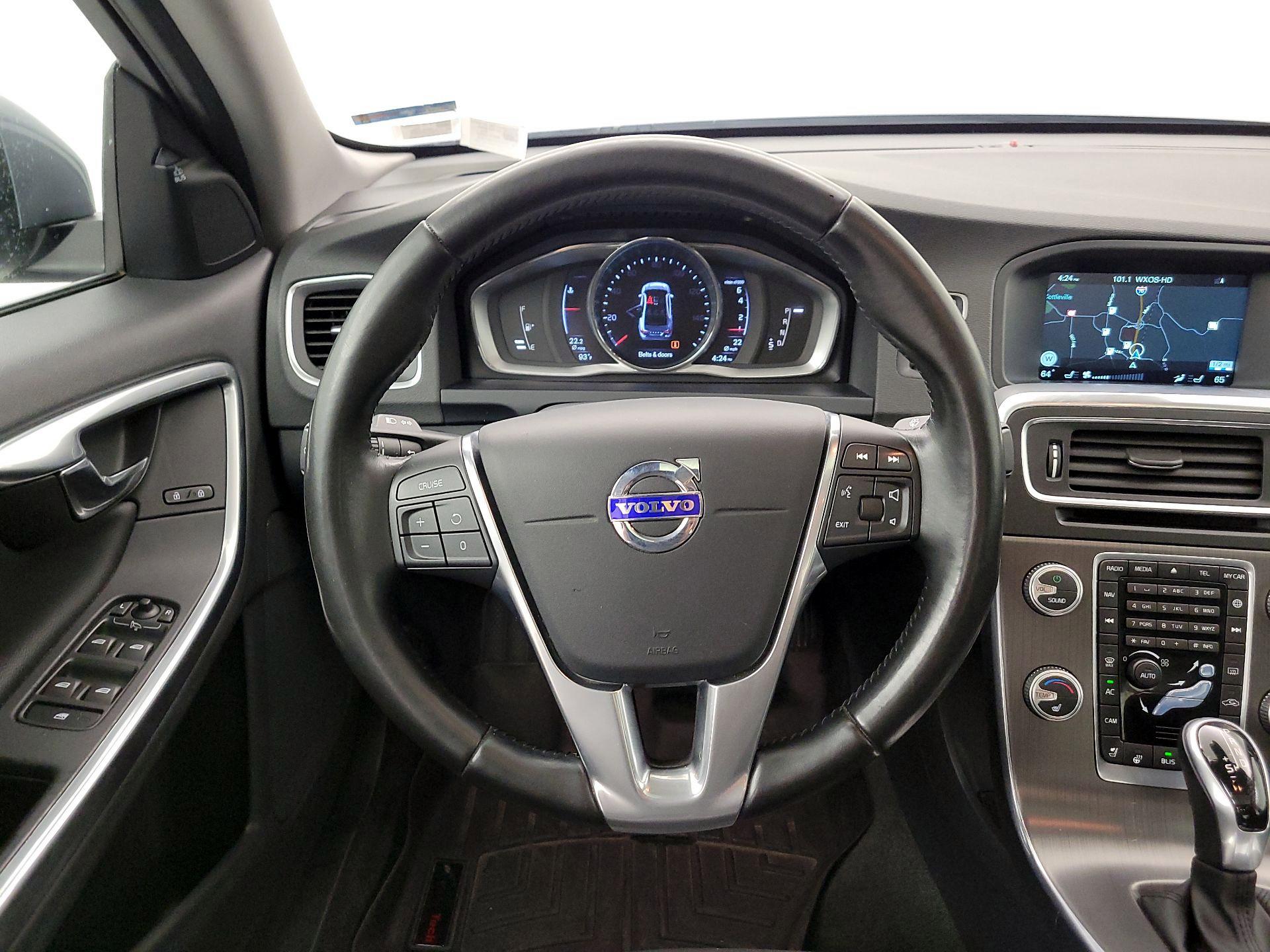 Thumbnail: 2016 Volvo S60 - 10