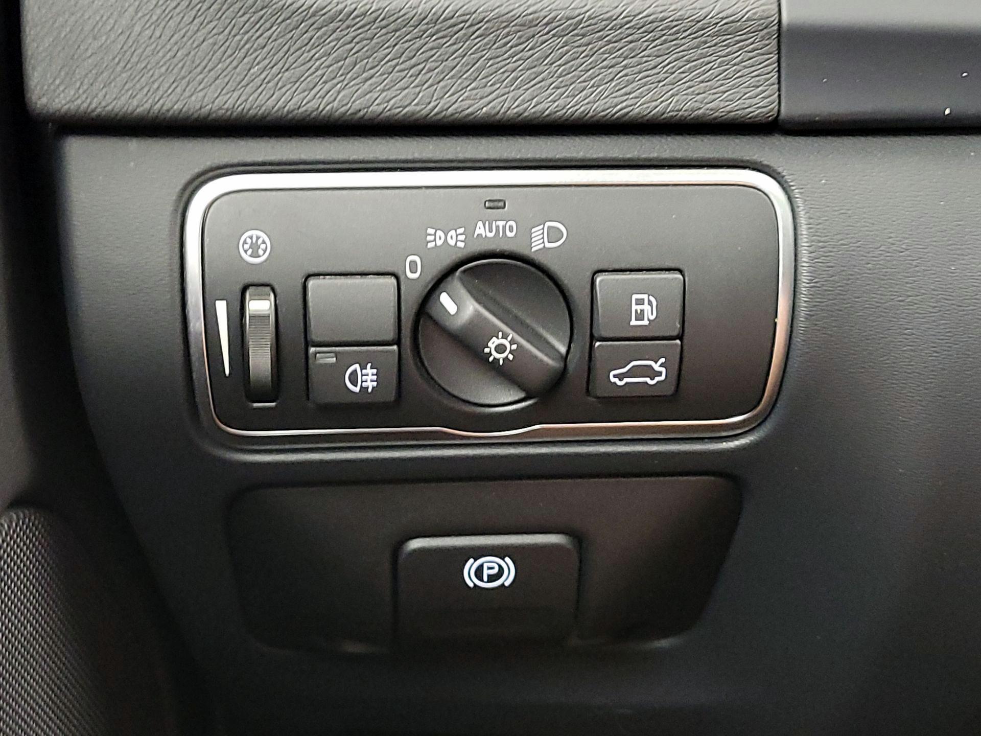 Thumbnail: 2016 Volvo S60 - 13