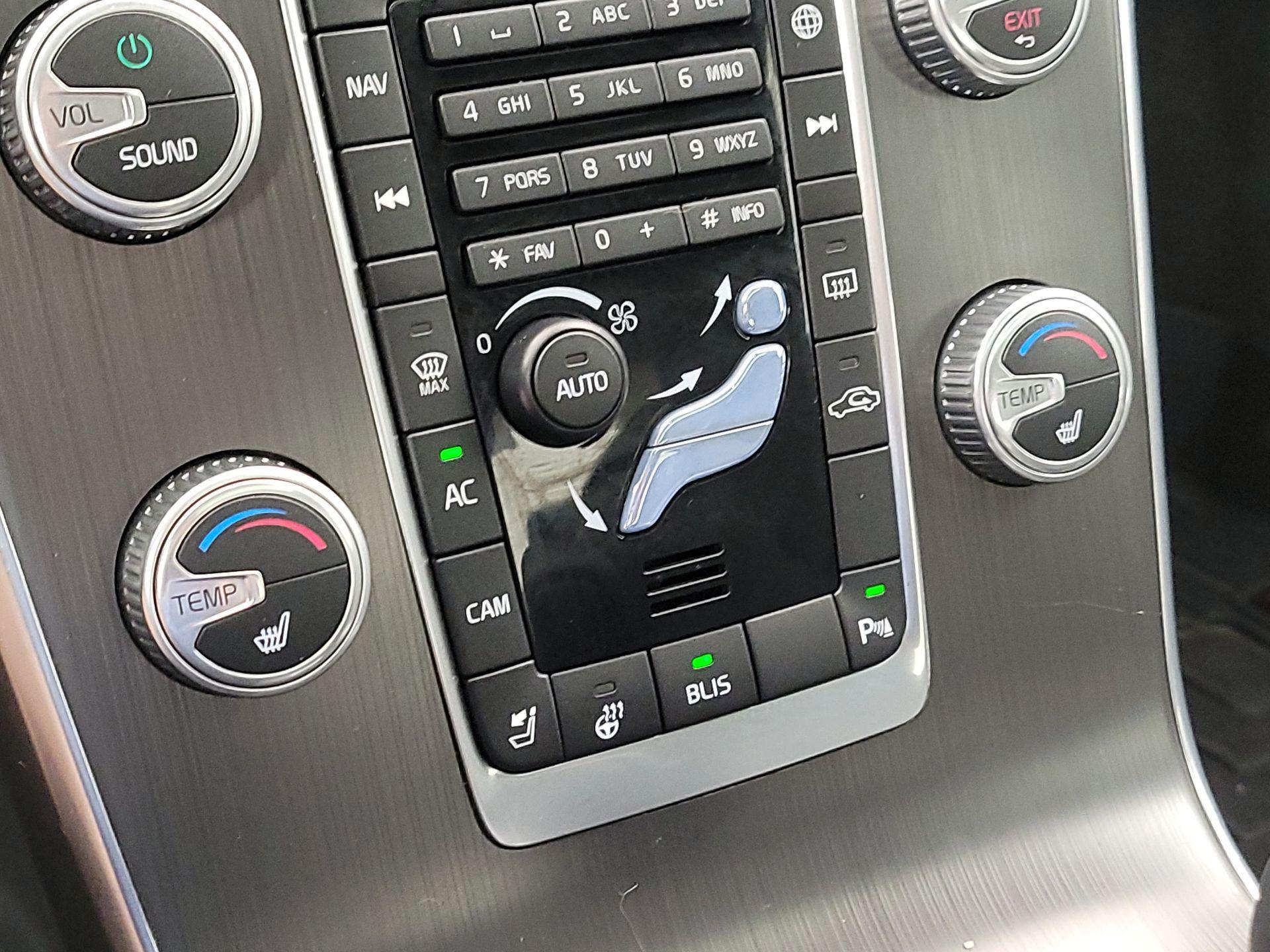 Thumbnail: 2016 Volvo S60 - 17