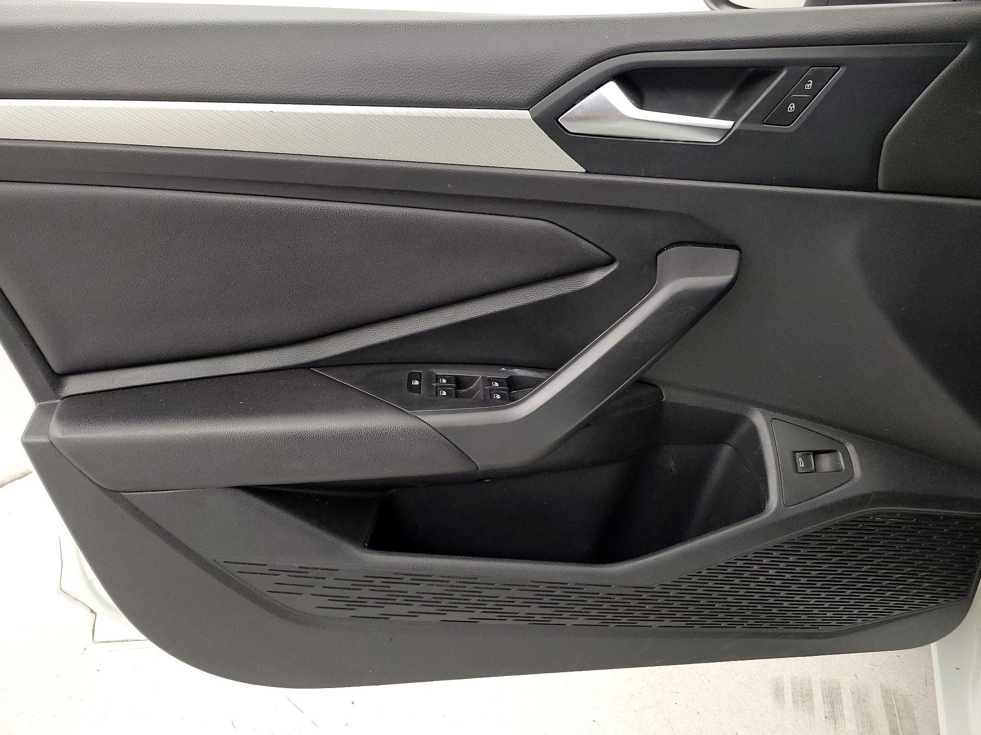 Thumbnail: 2019 Volkswagen Jetta - 12