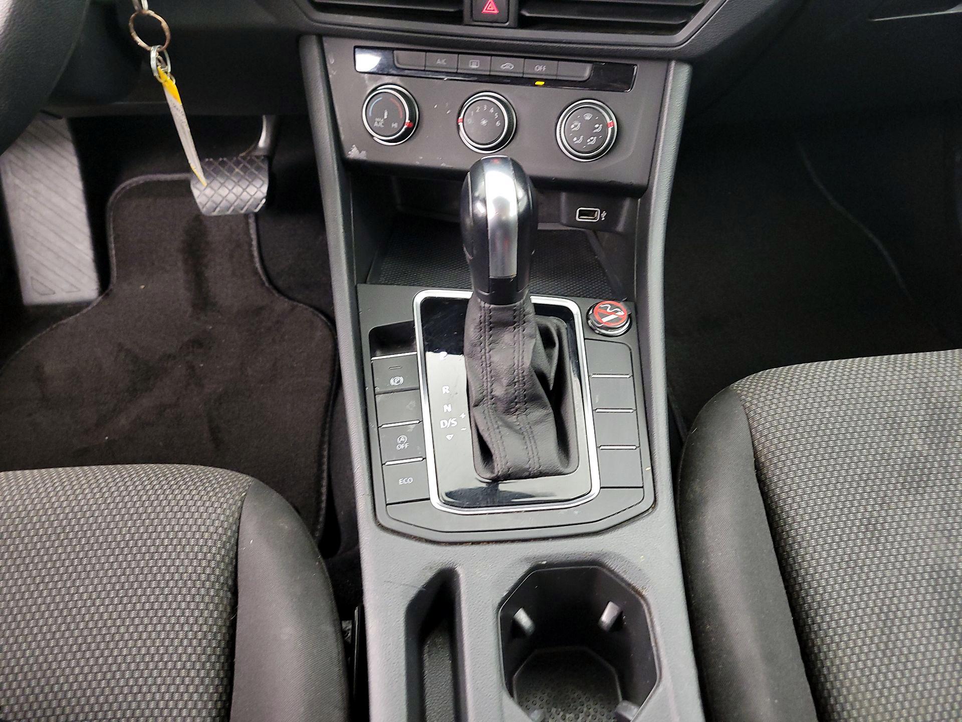 Thumbnail: 2019 Volkswagen Jetta - 17