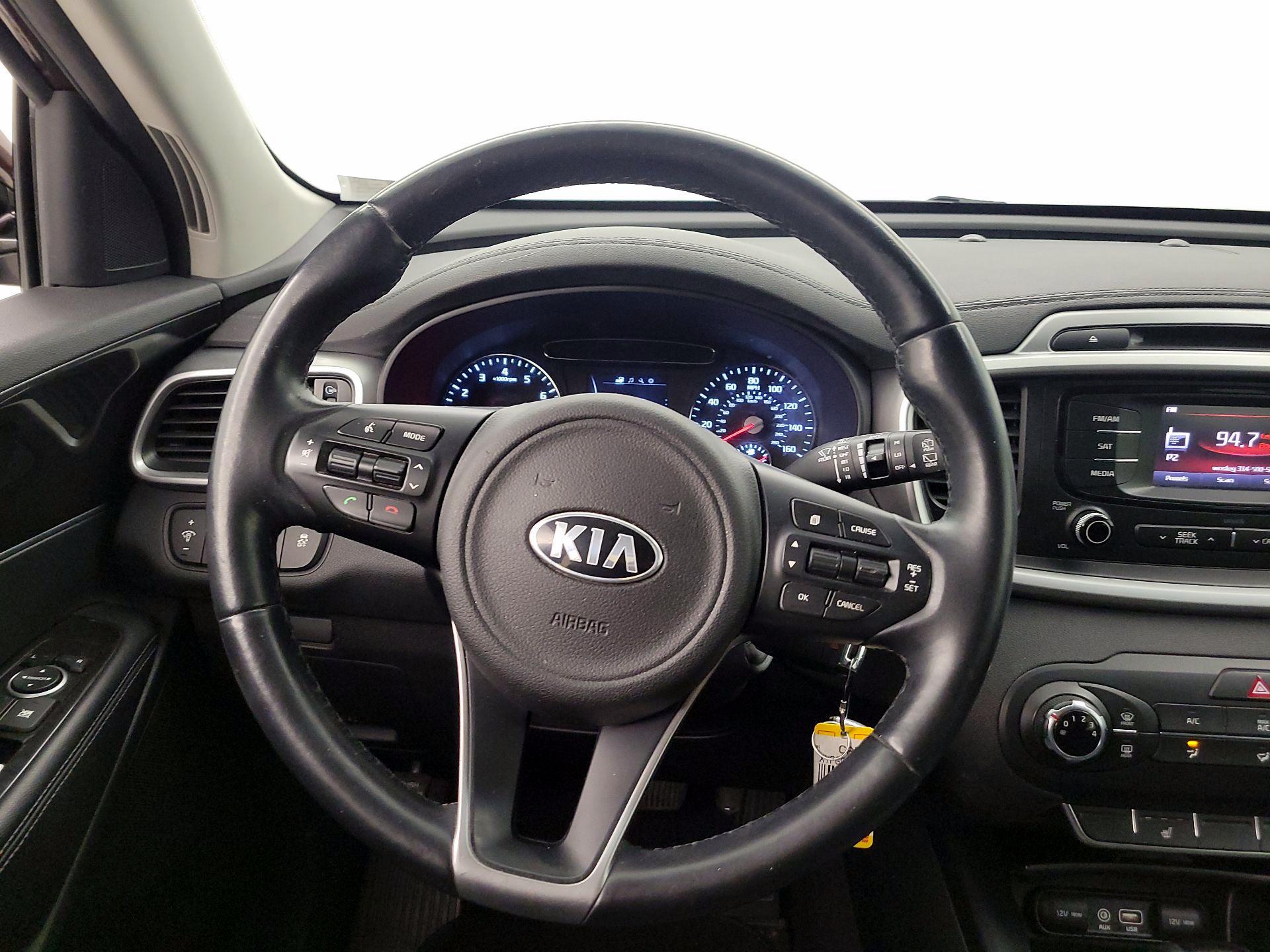 Thumbnail: 2016 Kia Sorento - 10