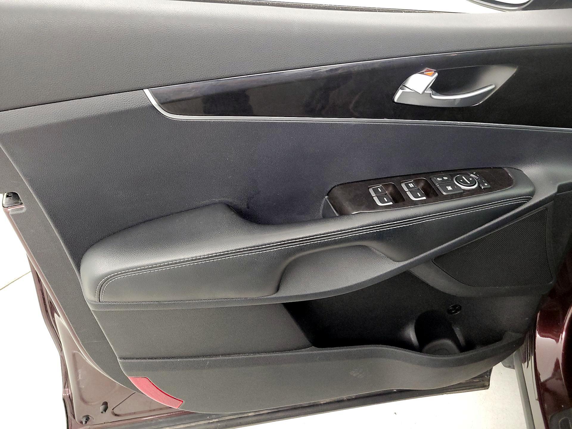 Thumbnail: 2016 Kia Sorento - 12