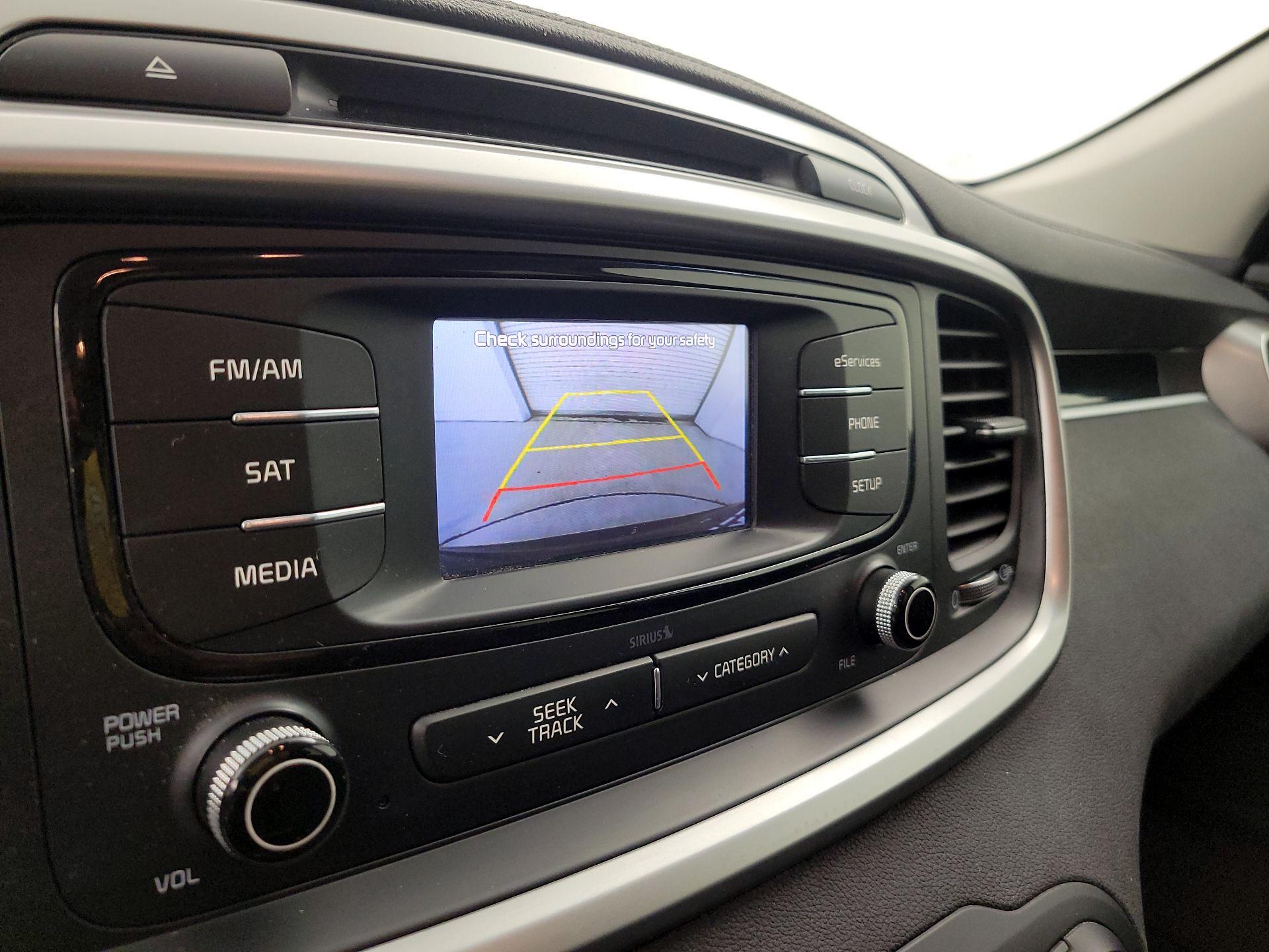 Thumbnail: 2016 Kia Sorento - 14