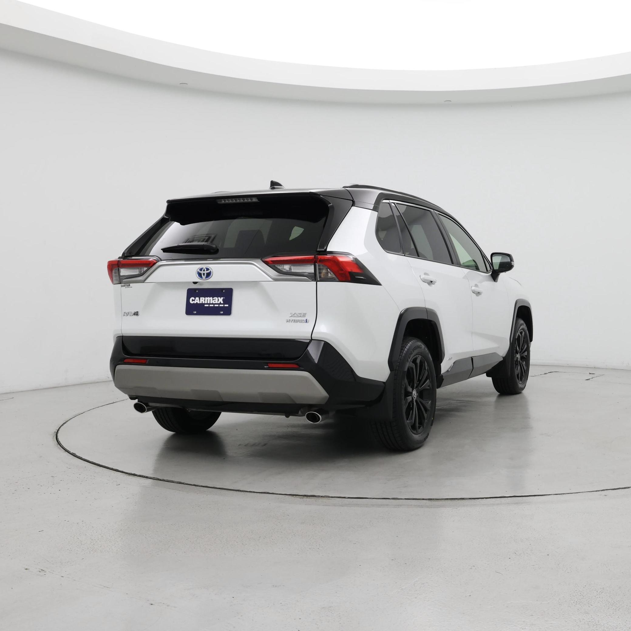 Thumbnail: 2024 Toyota RAV4 - 8