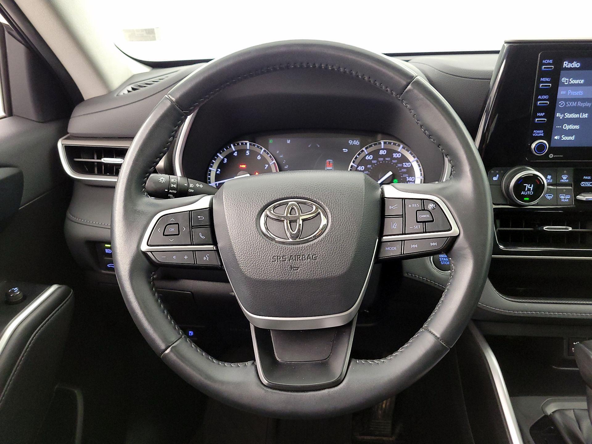 Thumbnail: 2022 Toyota Highlander - 10