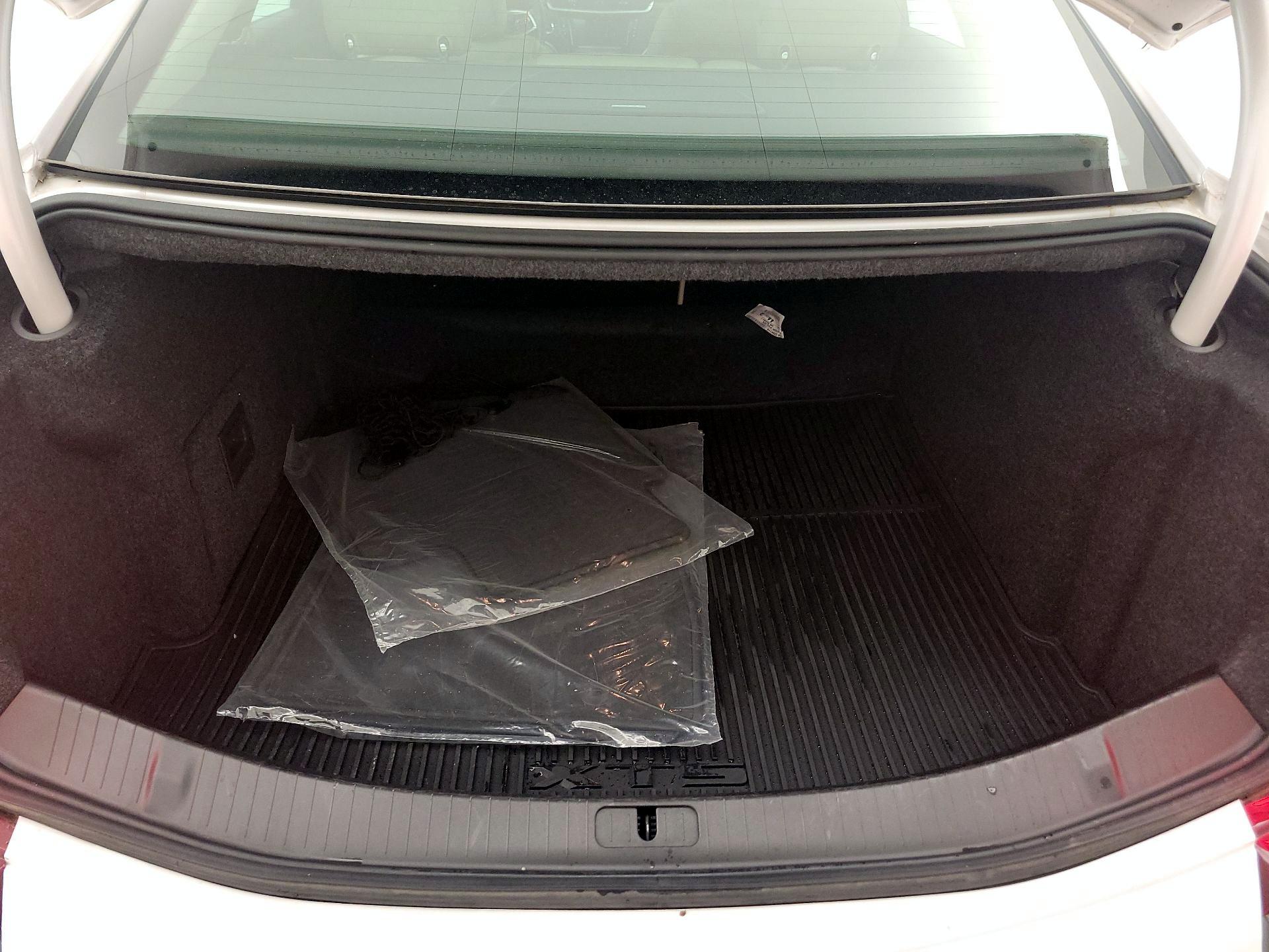 Thumbnail: 2018 Cadillac XTS - 19