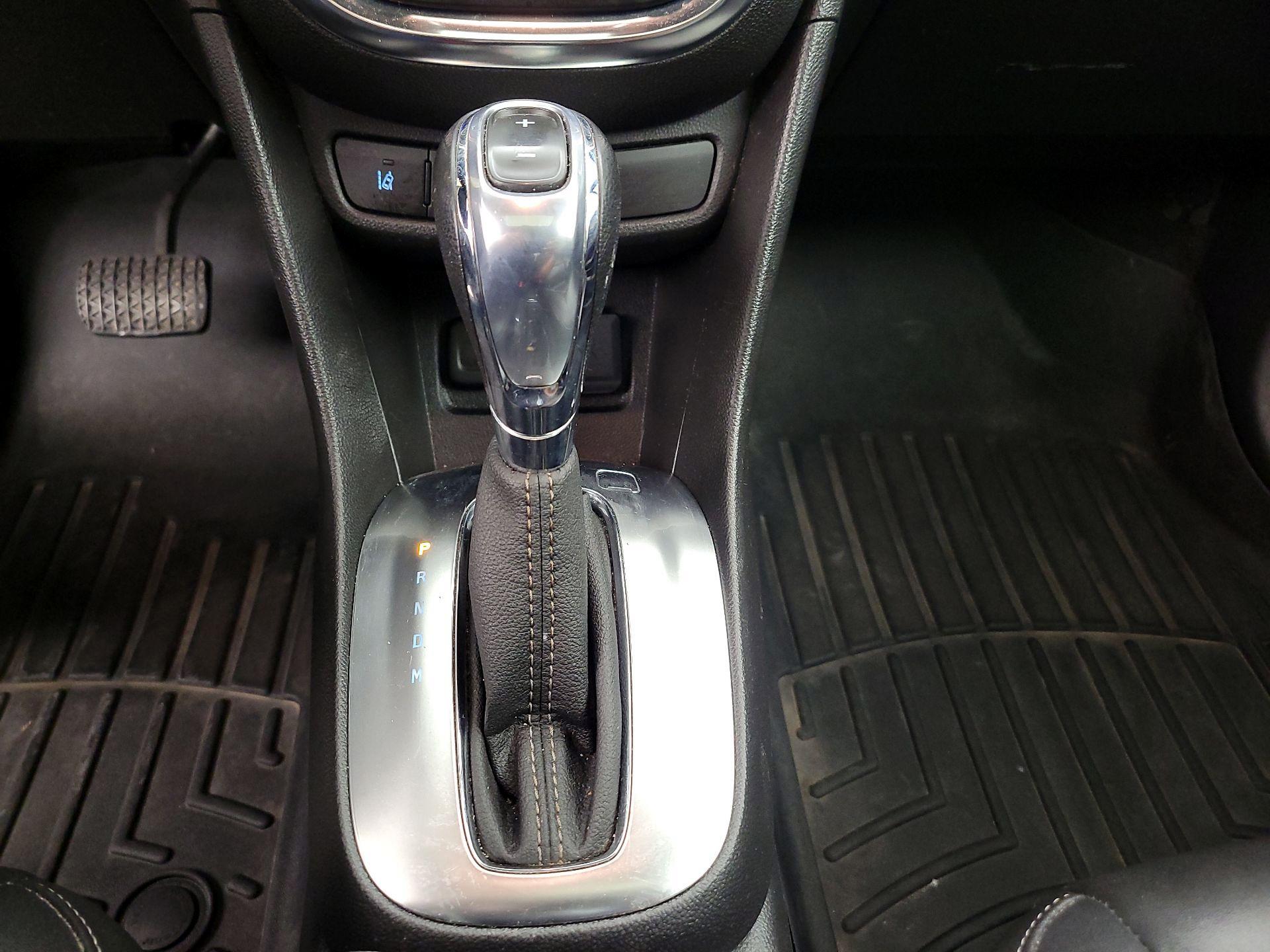 Thumbnail: 2015 Buick Encore - 17