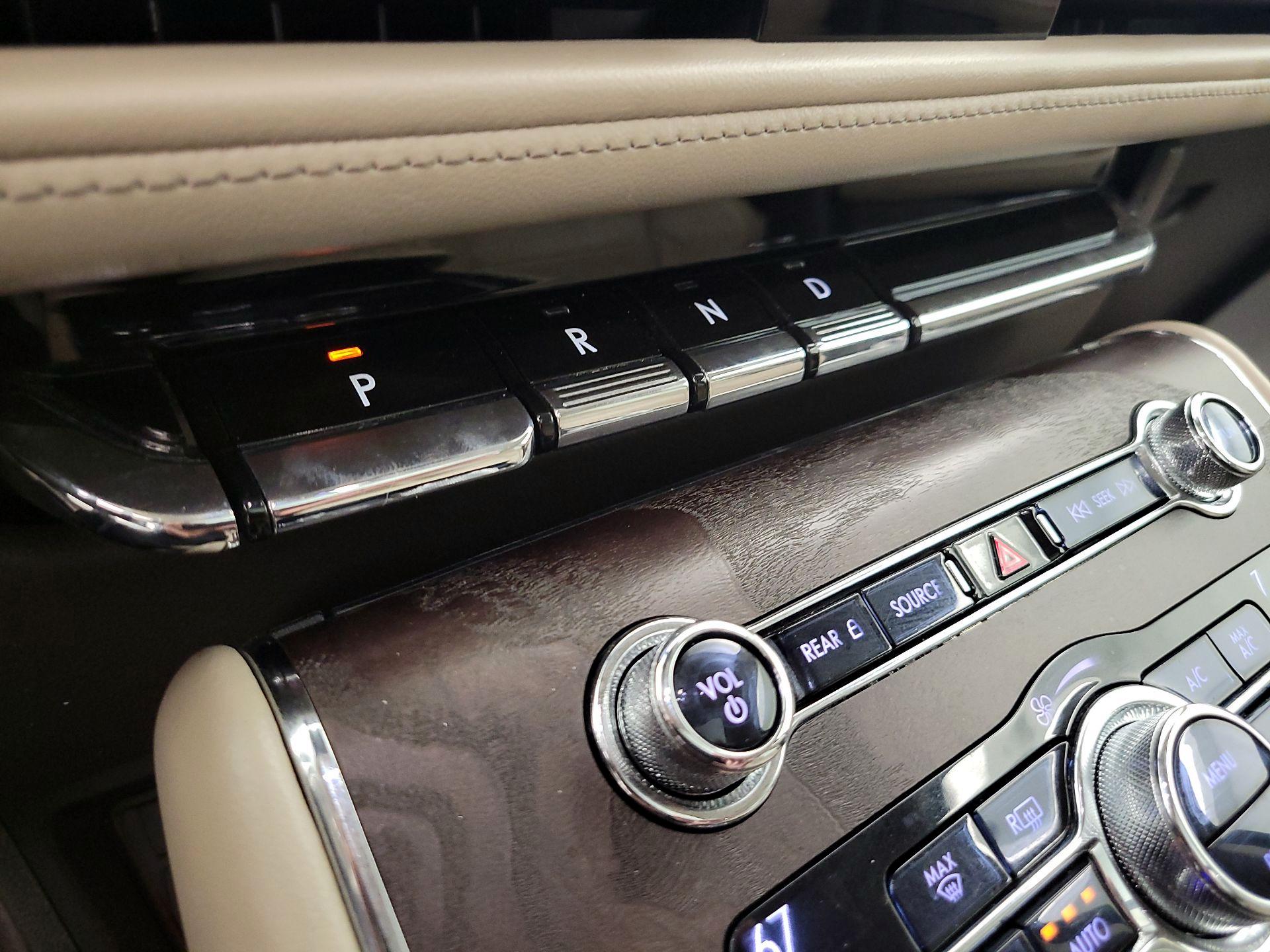 Thumbnail: 2020 Lincoln Aviator - 18