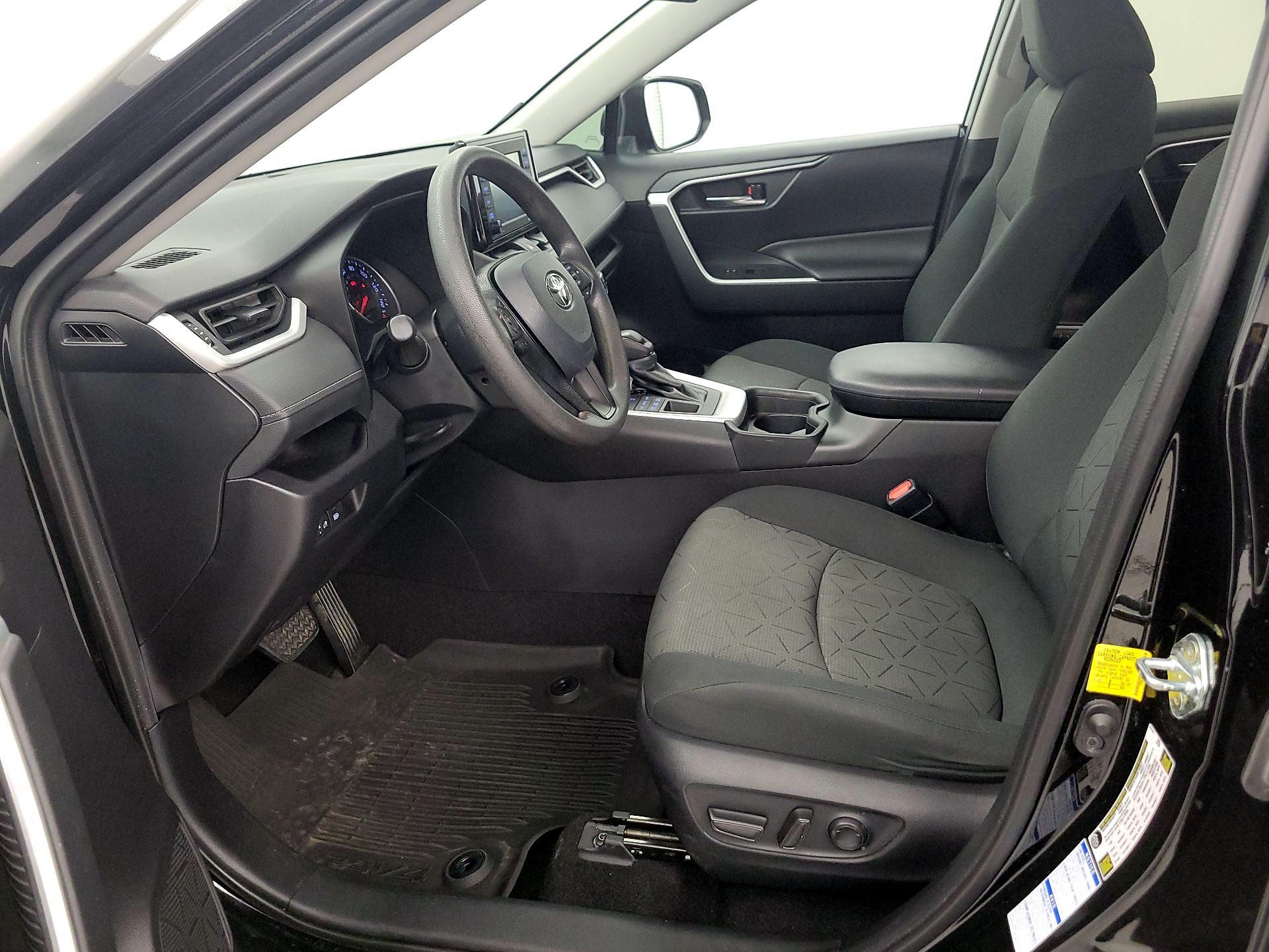 Thumbnail: 2021 Toyota RAV4 - 11