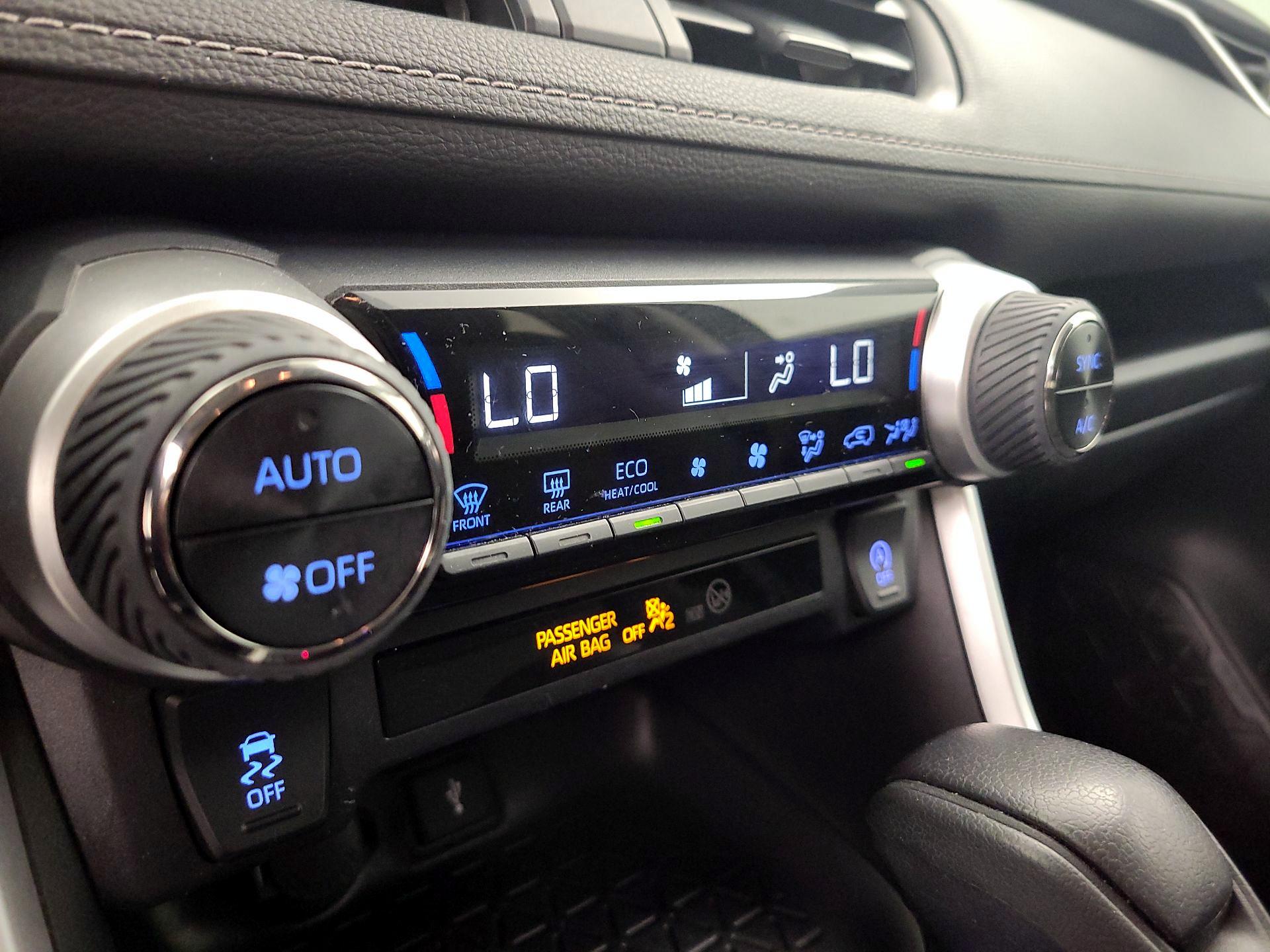 Thumbnail: 2021 Toyota RAV4 - 16