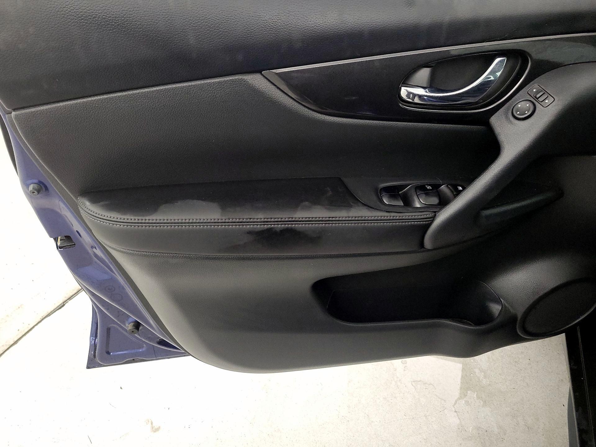 Thumbnail: 2018 Nissan Rogue - 12