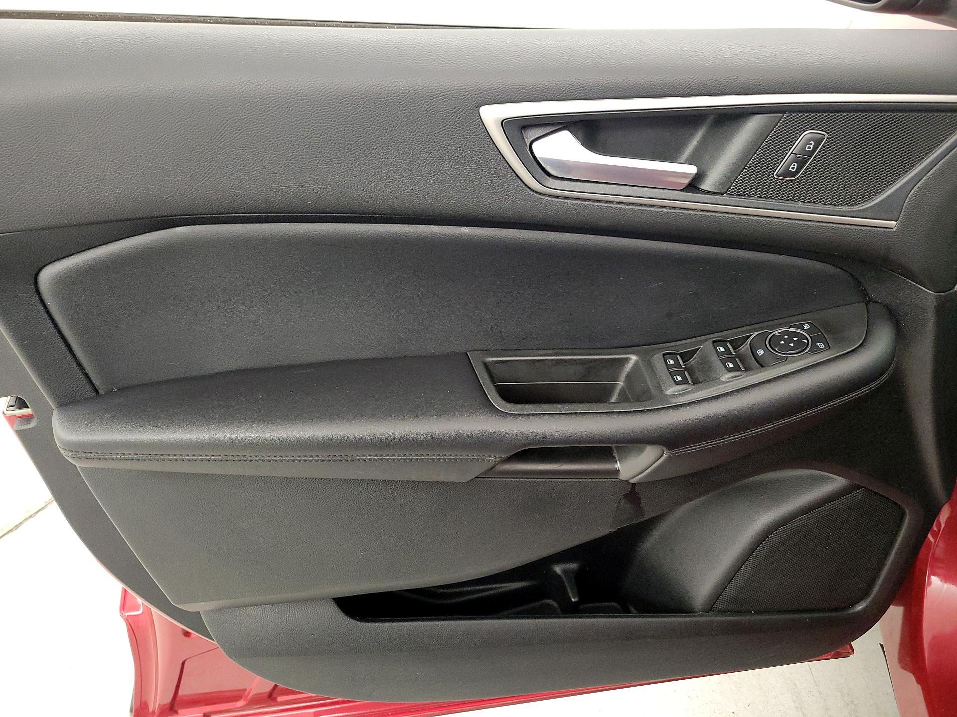 Thumbnail: 2022 Ford Edge - 12