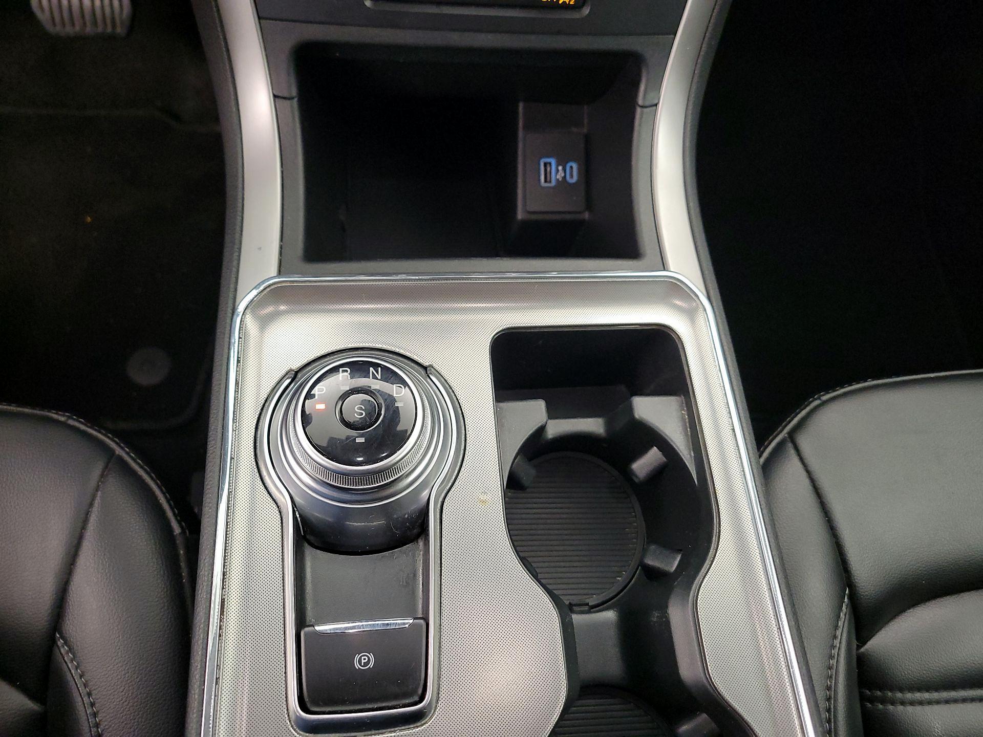 Thumbnail: 2022 Ford Edge - 17