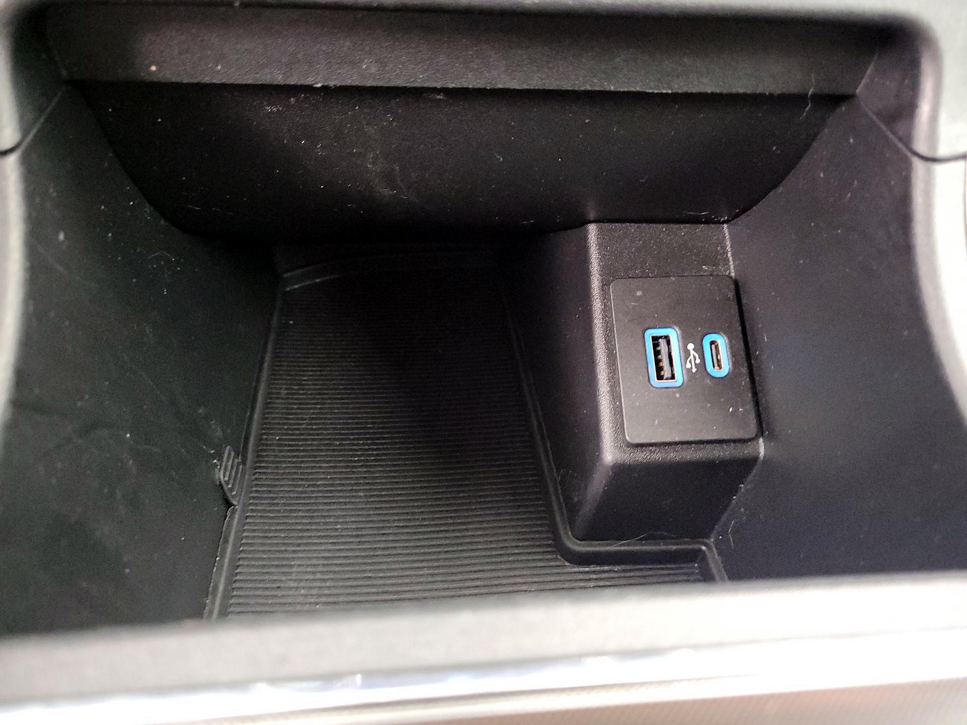 Thumbnail: 2022 Ford Edge - 18