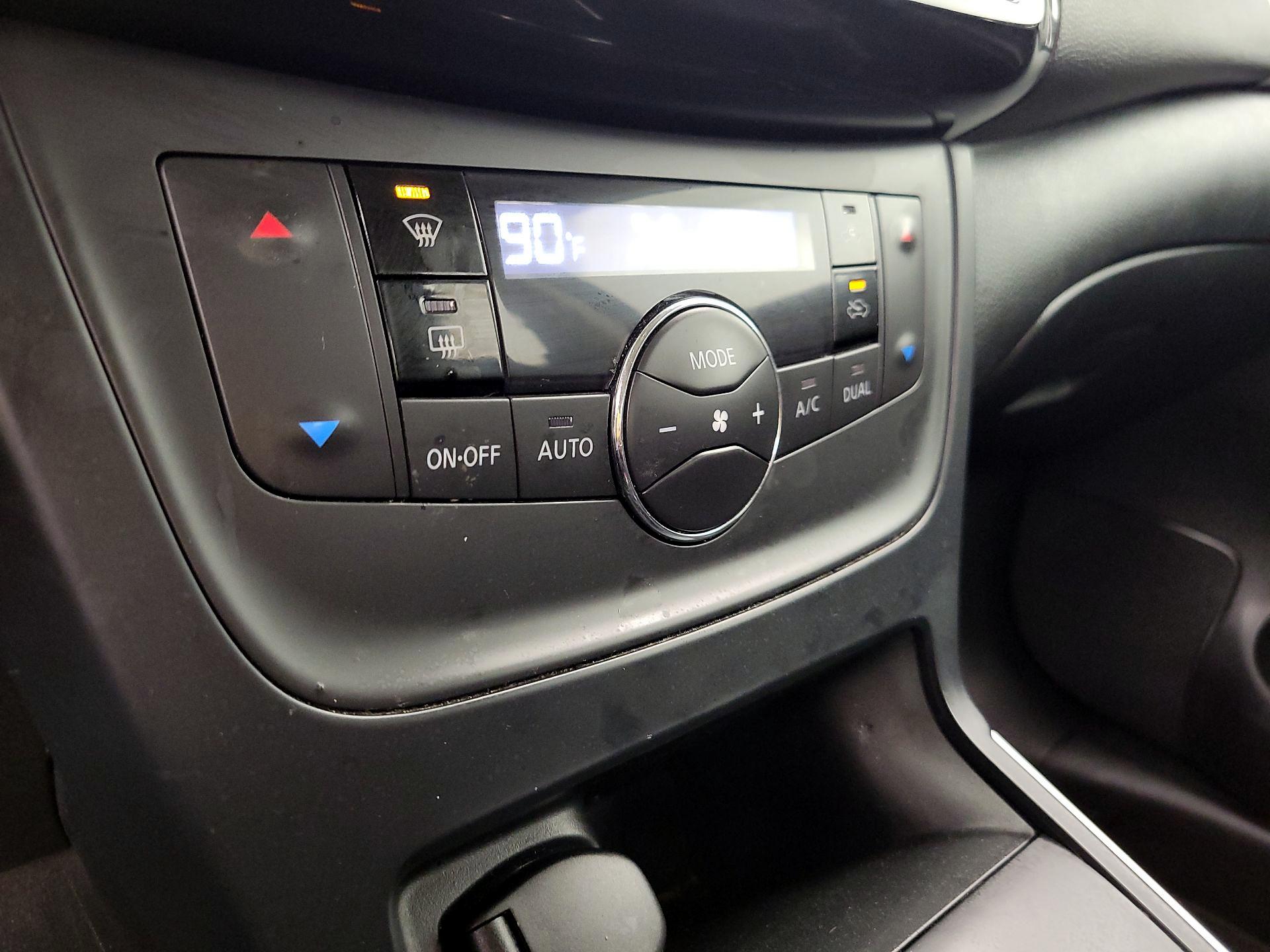 Thumbnail: 2018 Nissan Sentra - 16