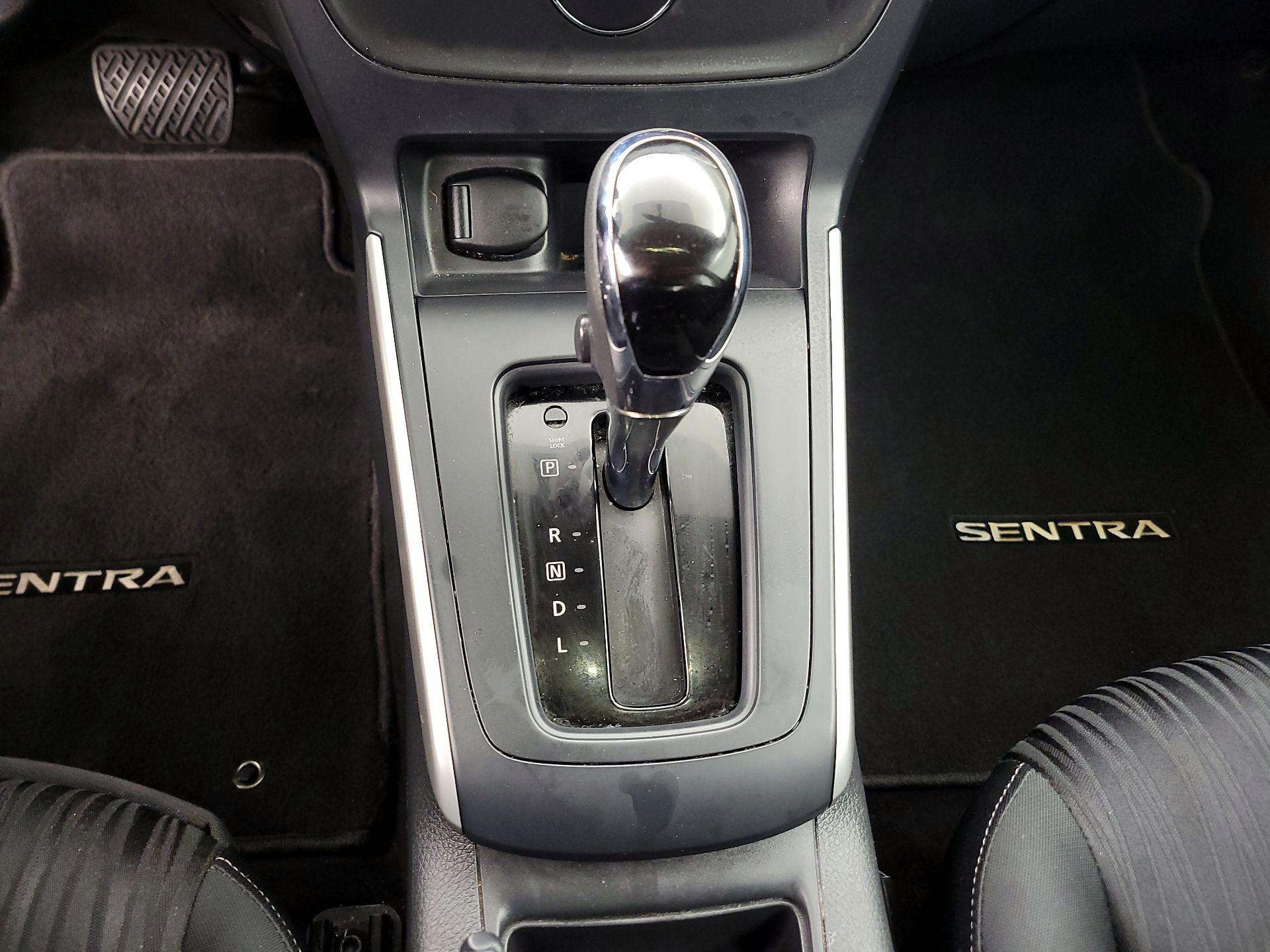 Thumbnail: 2018 Nissan Sentra - 17