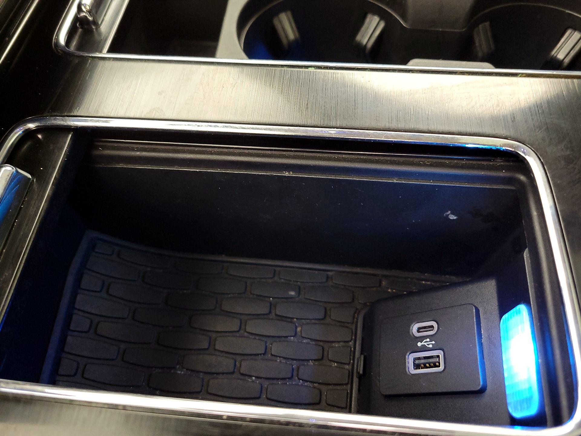 Thumbnail: 2020 Lincoln Aviator - 19