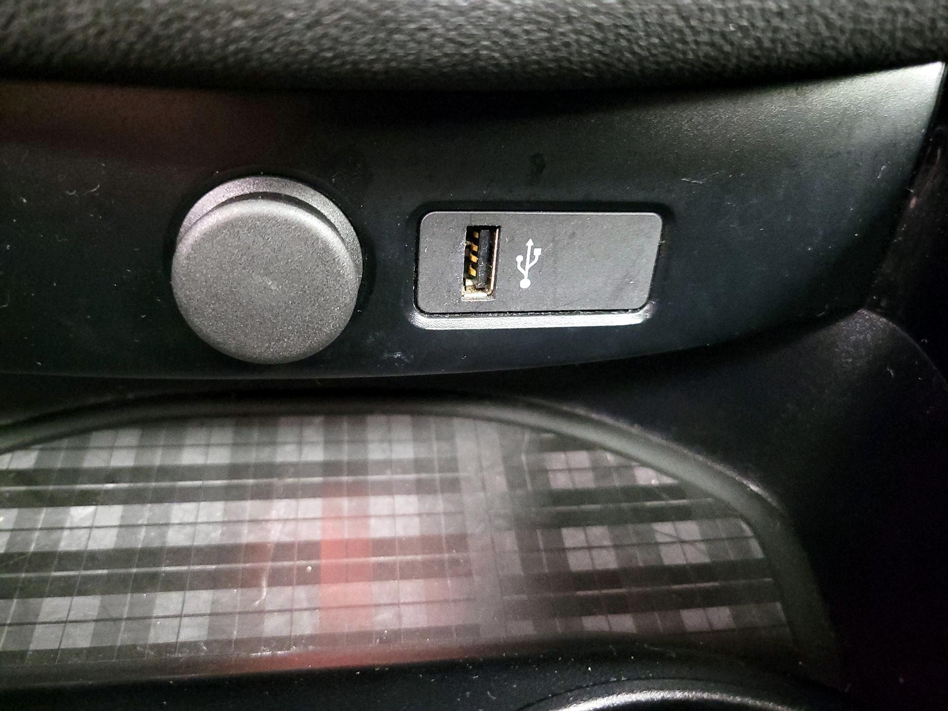 Thumbnail: 2019 MINI Cooper Clubman - 18