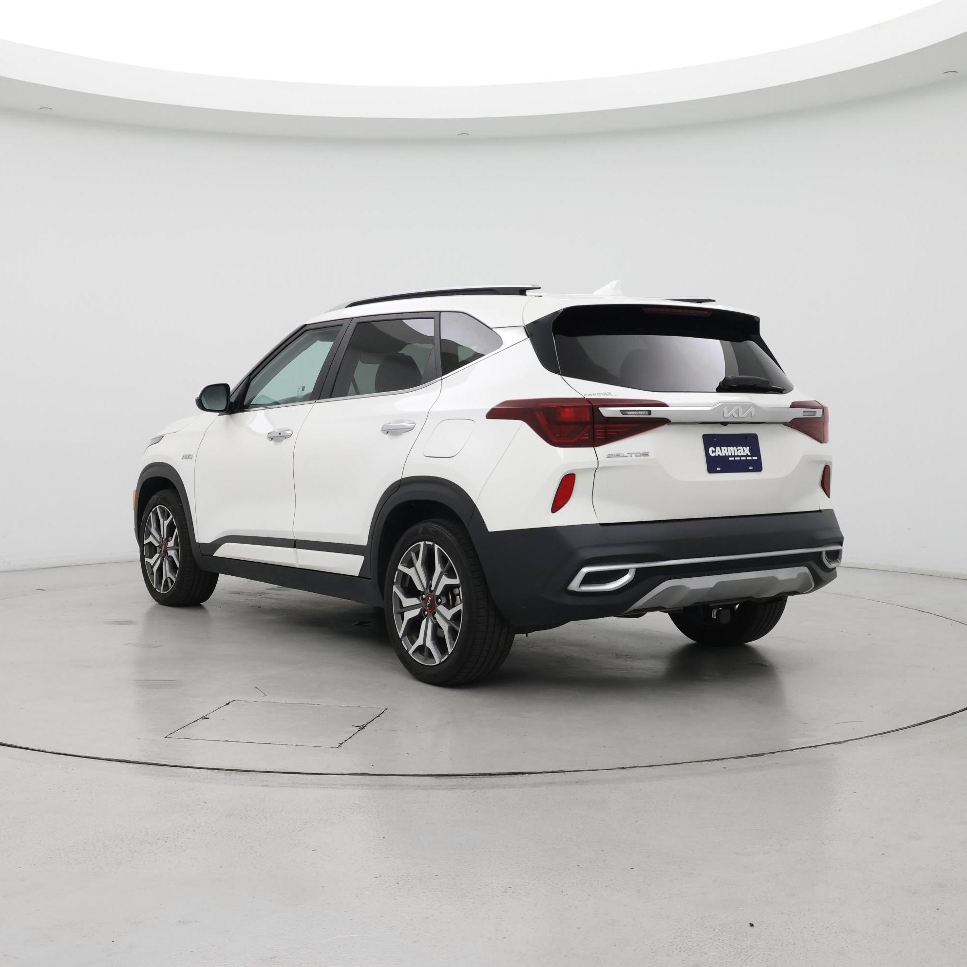 Thumbnail: 2023 Kia Seltos - 2