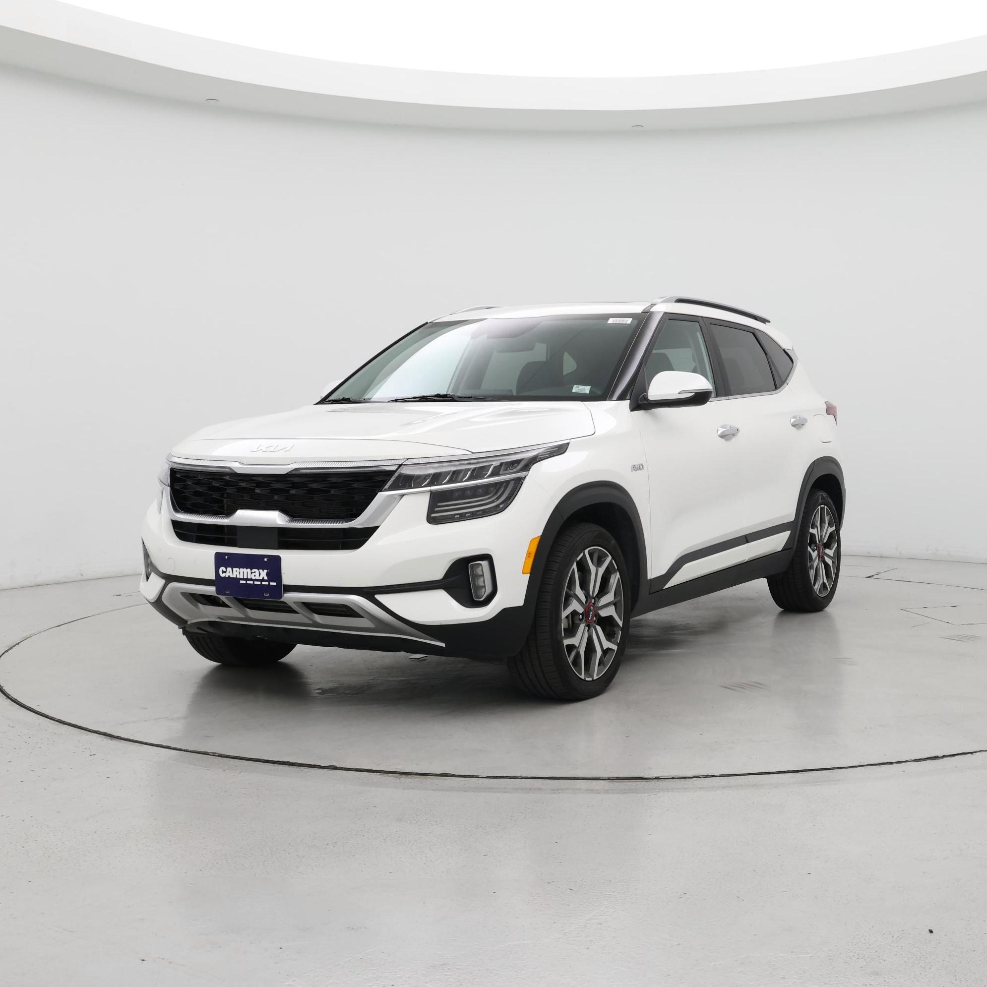 Thumbnail: 2023 Kia Seltos - 4