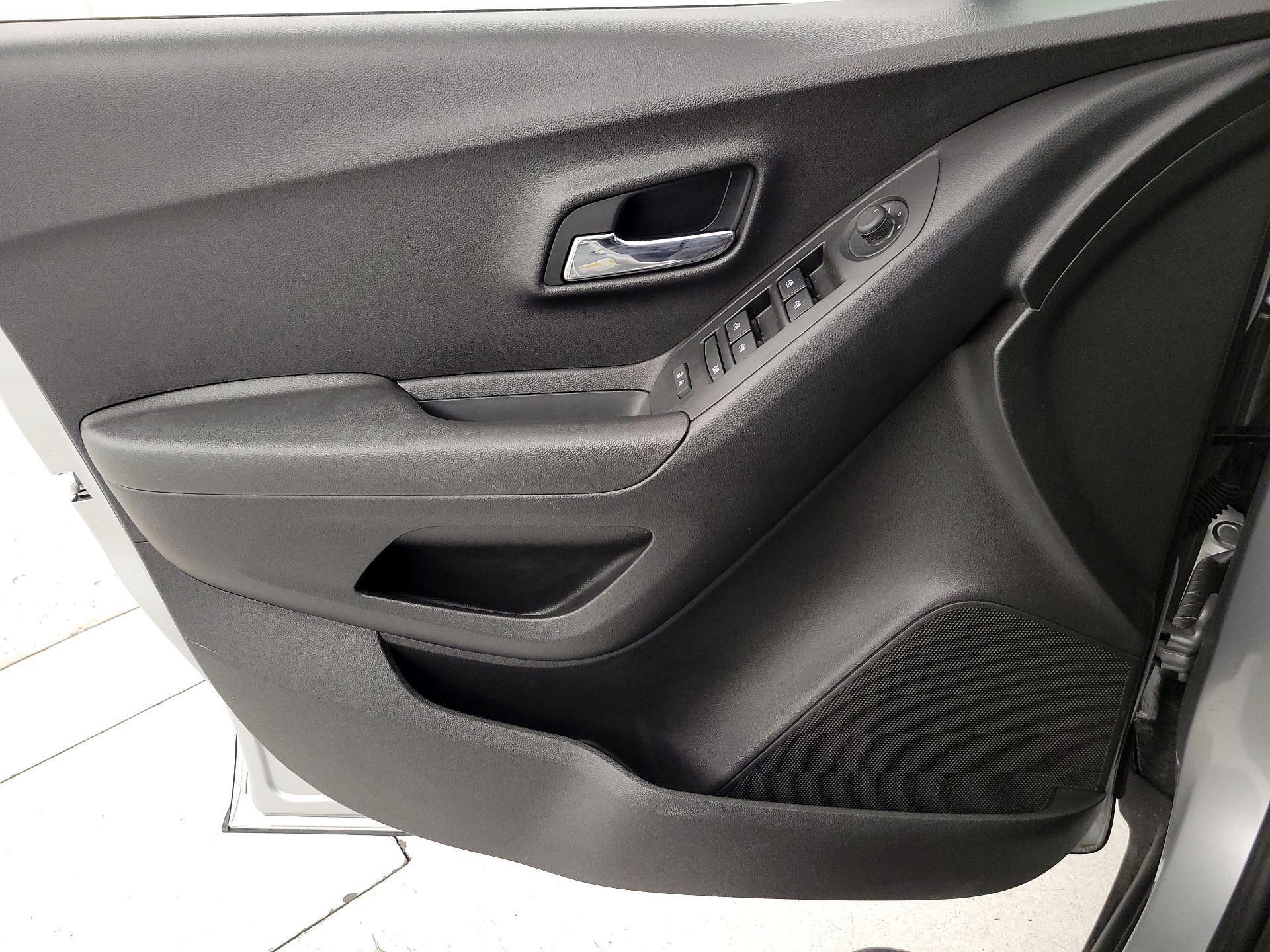 Thumbnail: 2019 Chevrolet Trax - 12