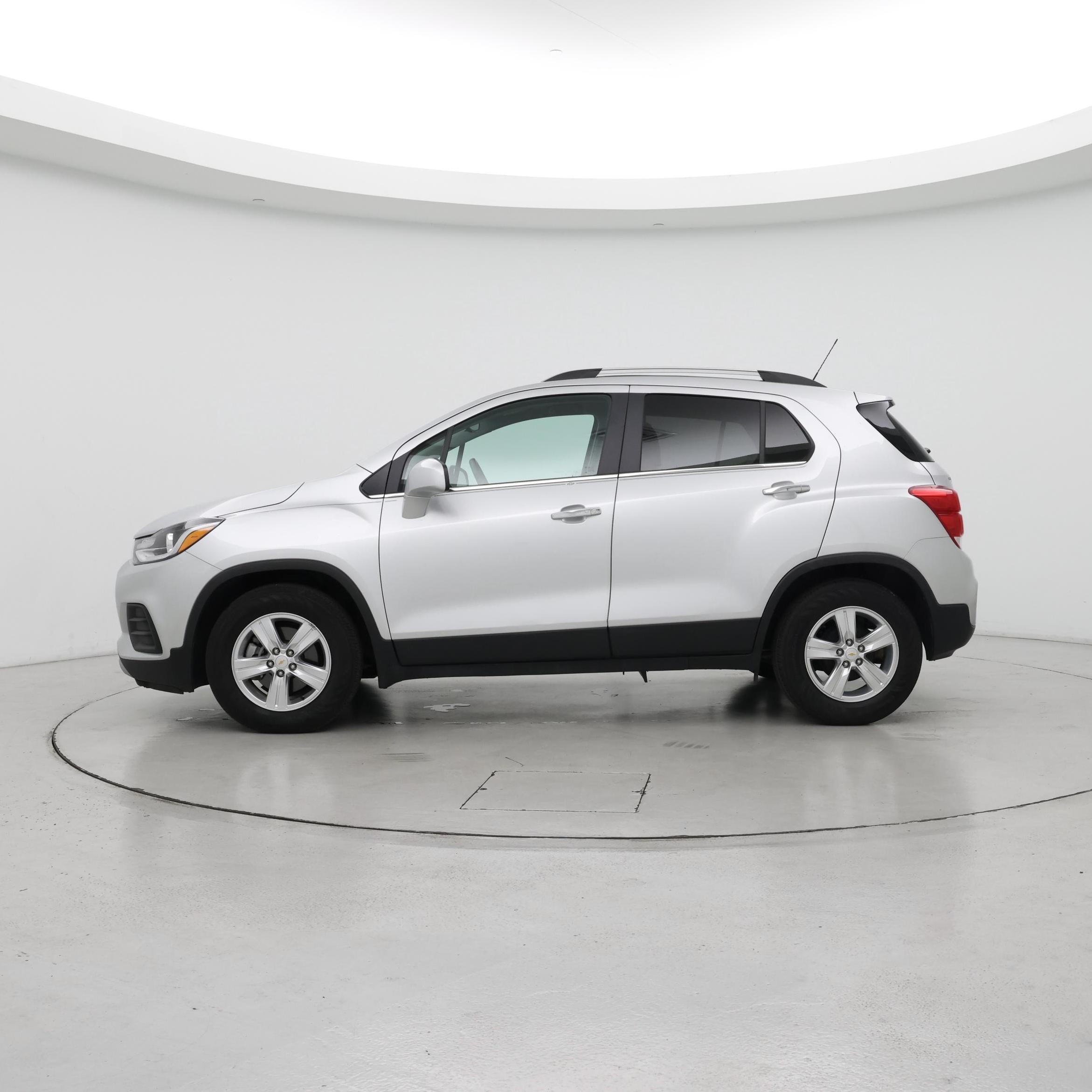 Thumbnail: 2019 Chevrolet Trax - 3