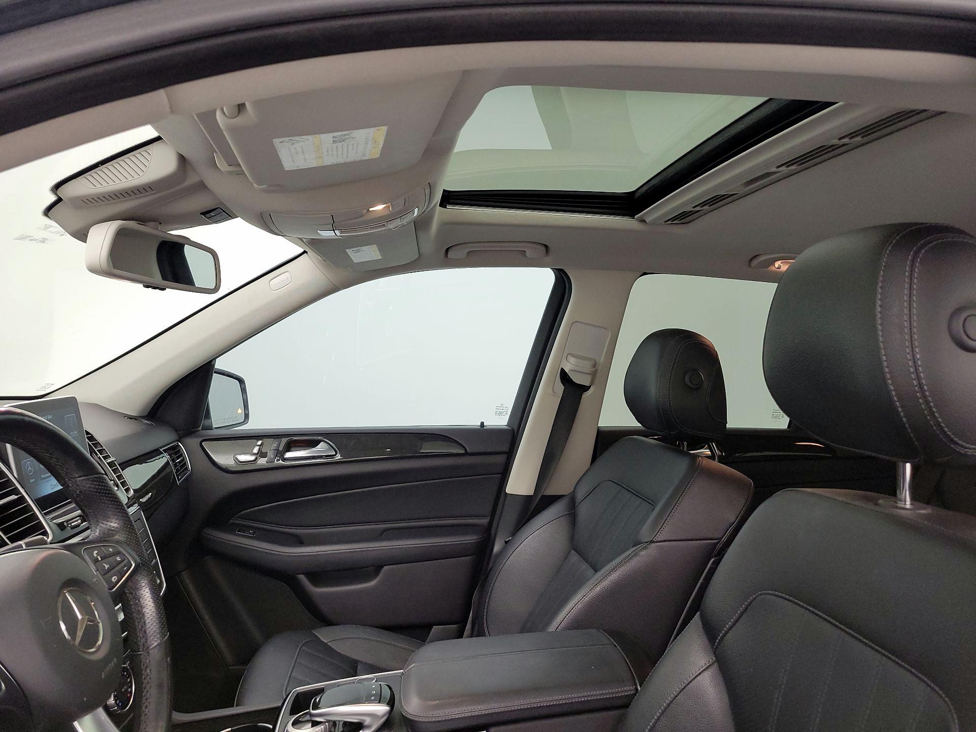 Thumbnail: 2016 Mercedes-Benz GLE - 18