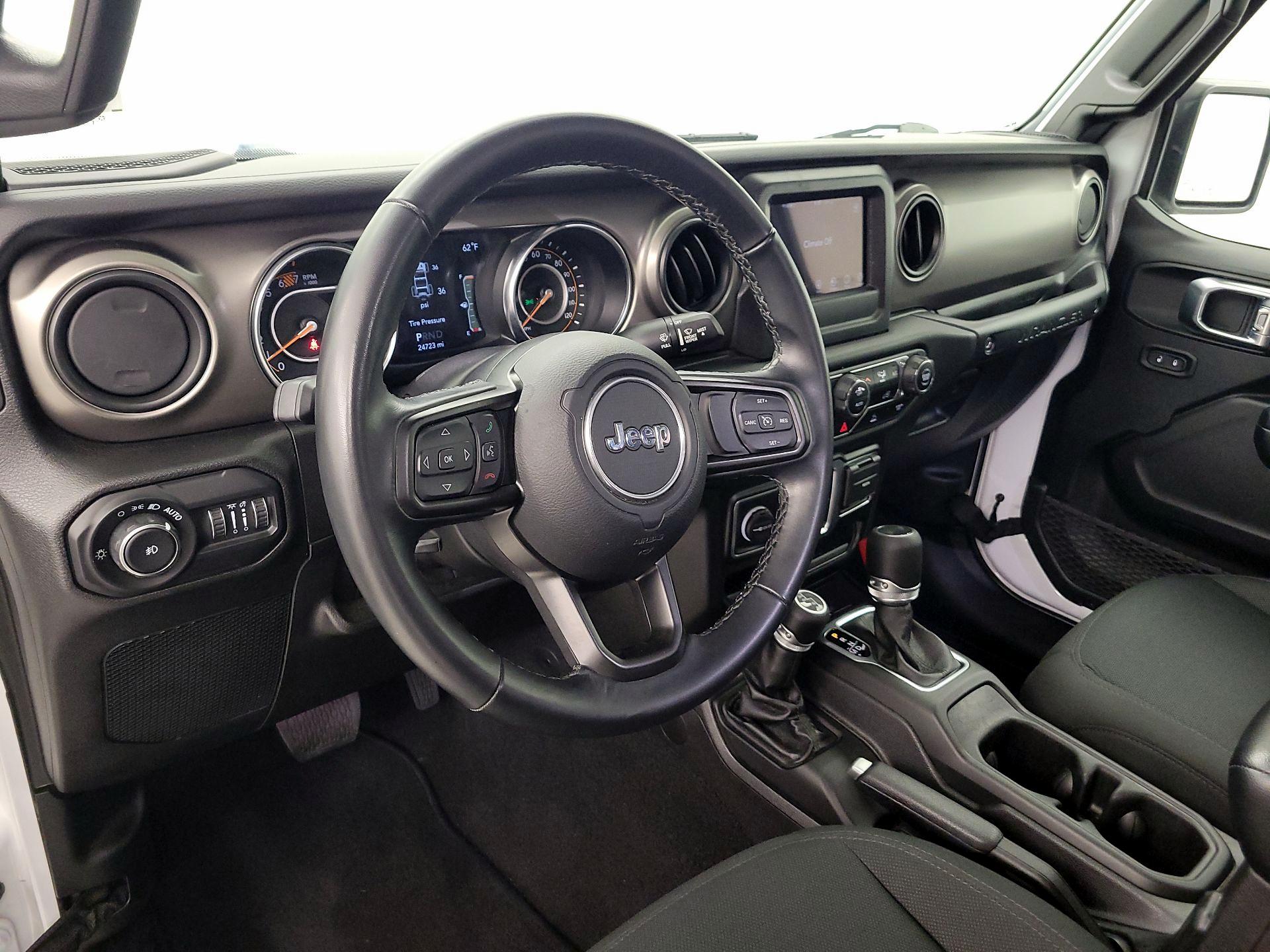 Thumbnail: 2021 Jeep Wrangler - 9