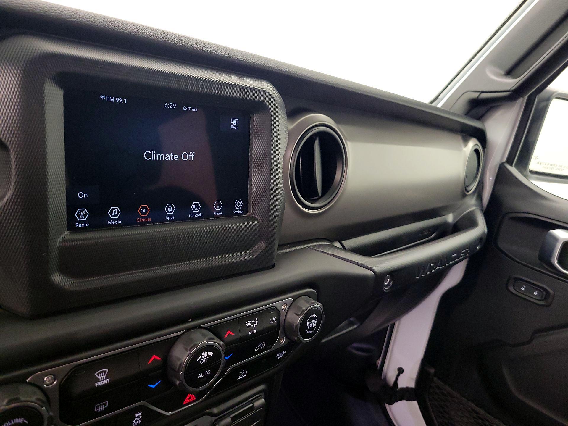 Thumbnail: 2021 Jeep Wrangler - 15