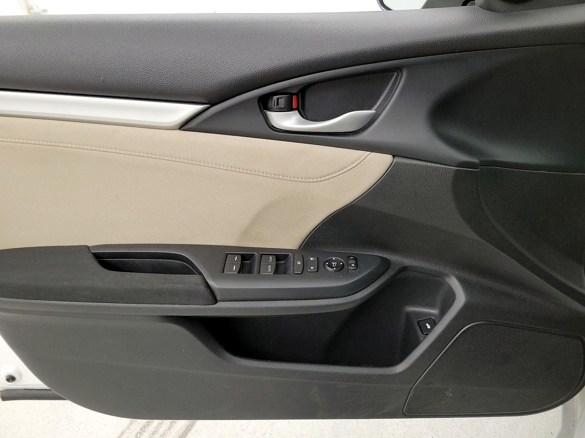 Thumbnail: 2016 Honda Civic - 12