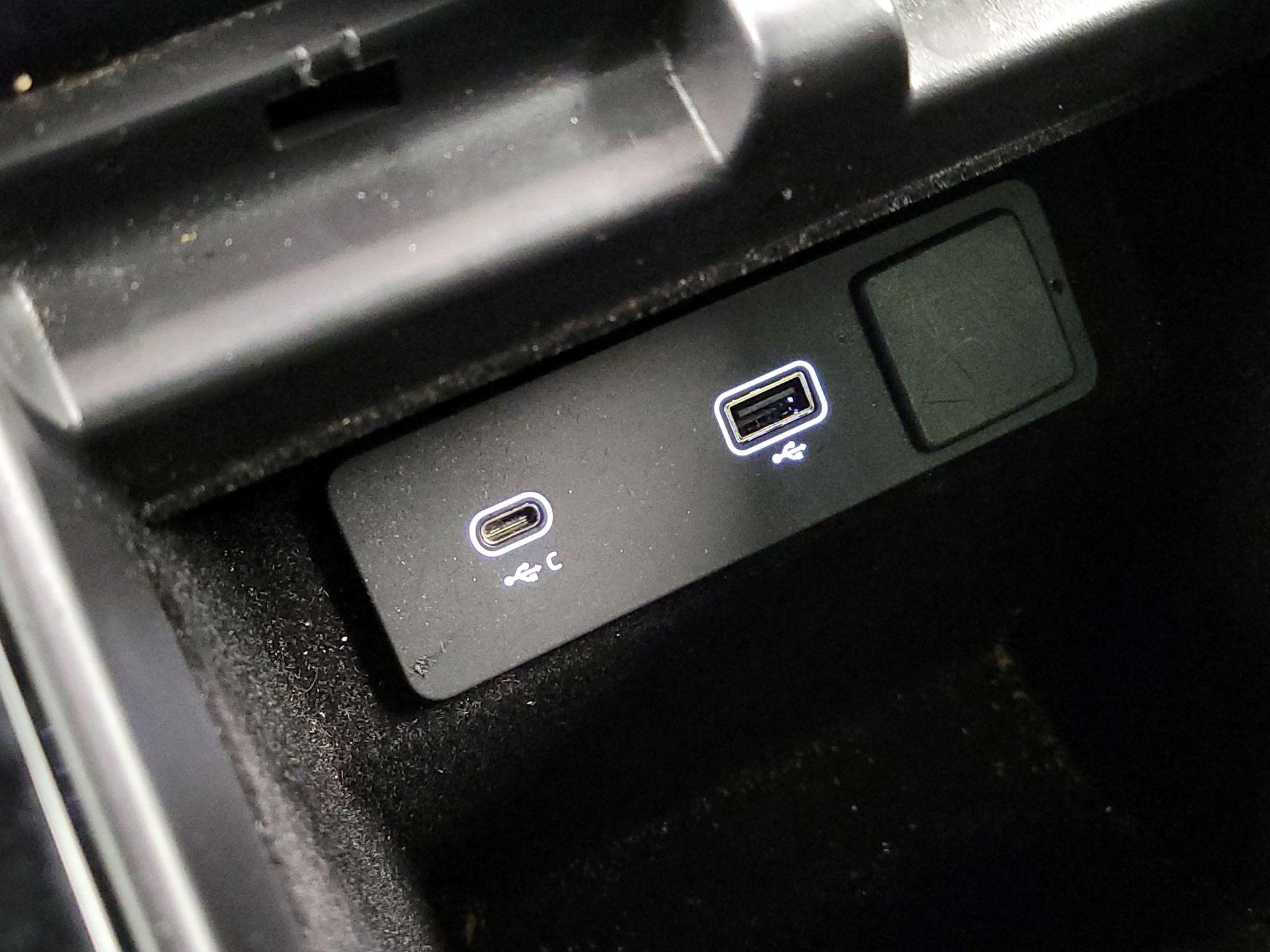 Thumbnail: 2023 Land Rover Range Rover Evoque - 19