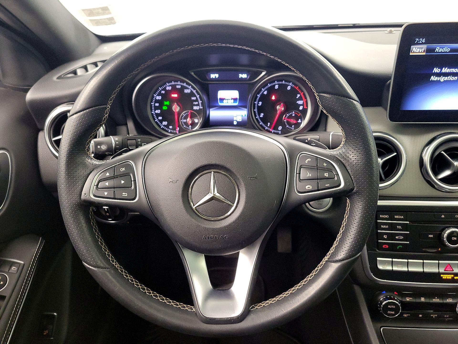 Thumbnail: 2018 Mercedes-Benz GLA - 10