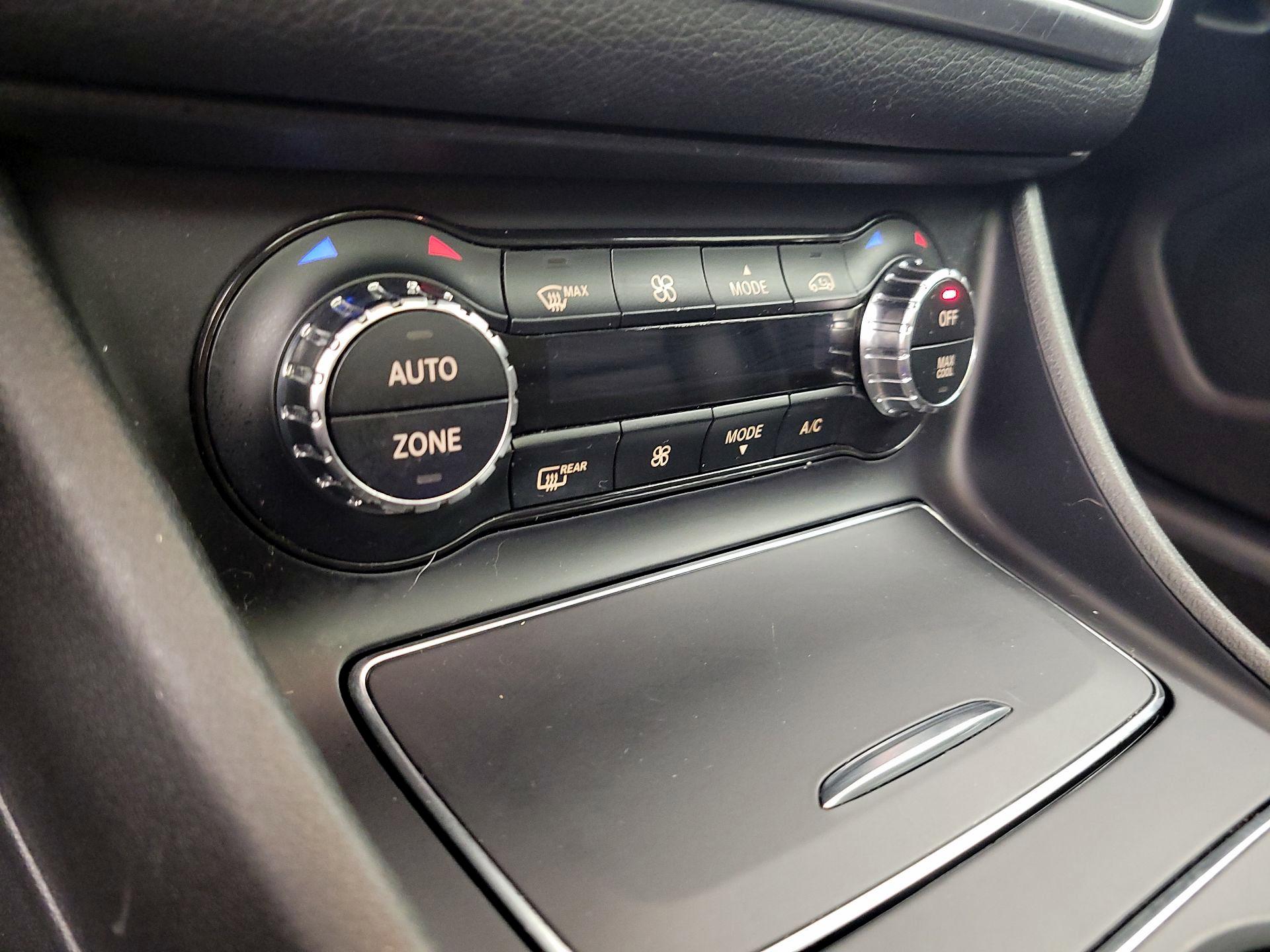 Thumbnail: 2018 Mercedes-Benz GLA - 16