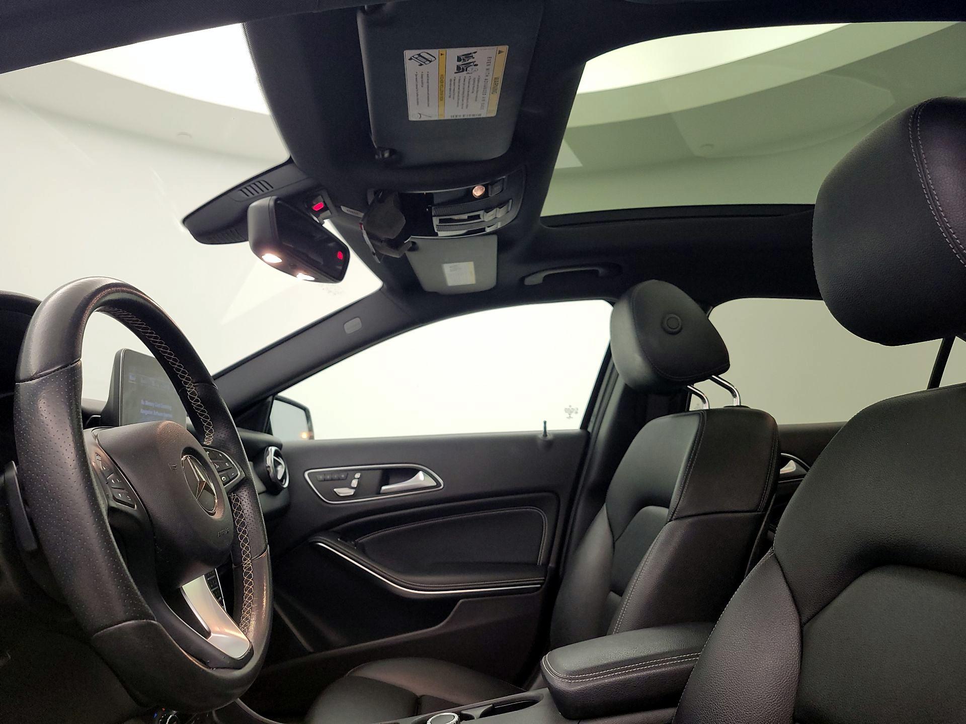 Thumbnail: 2018 Mercedes-Benz GLA - 19