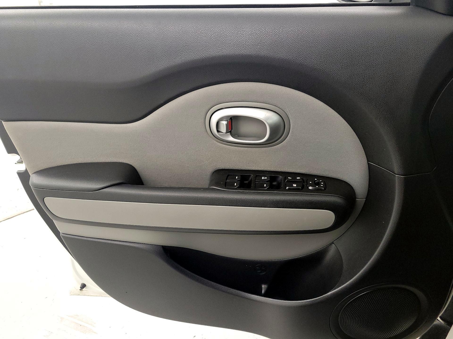 Thumbnail: 2016 Kia Soul - 12