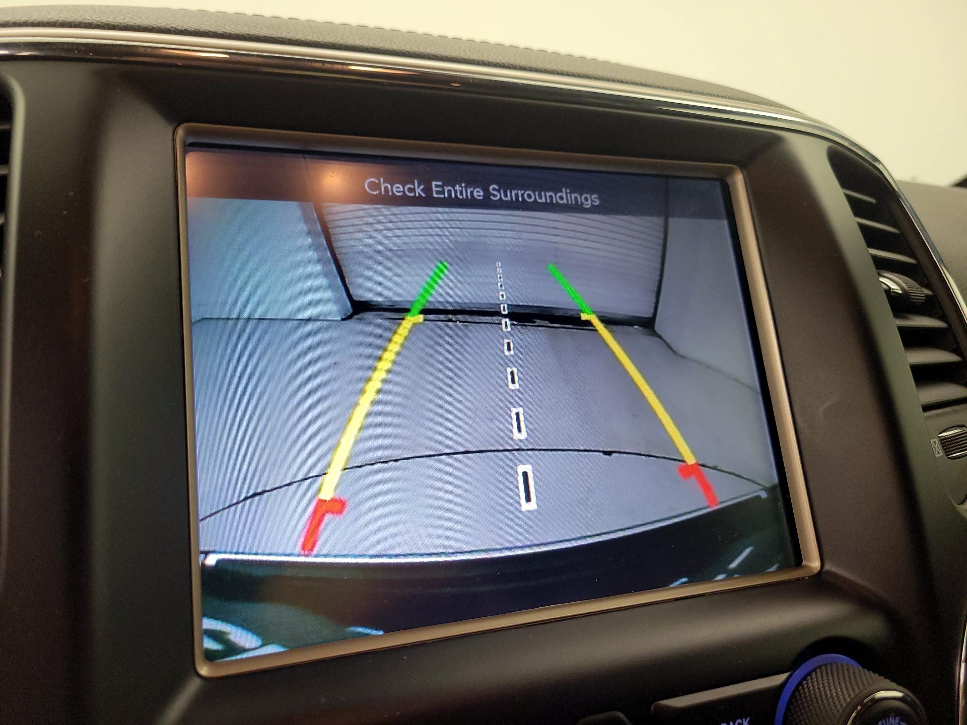 Thumbnail: 2016 Jeep Grand Cherokee - 15