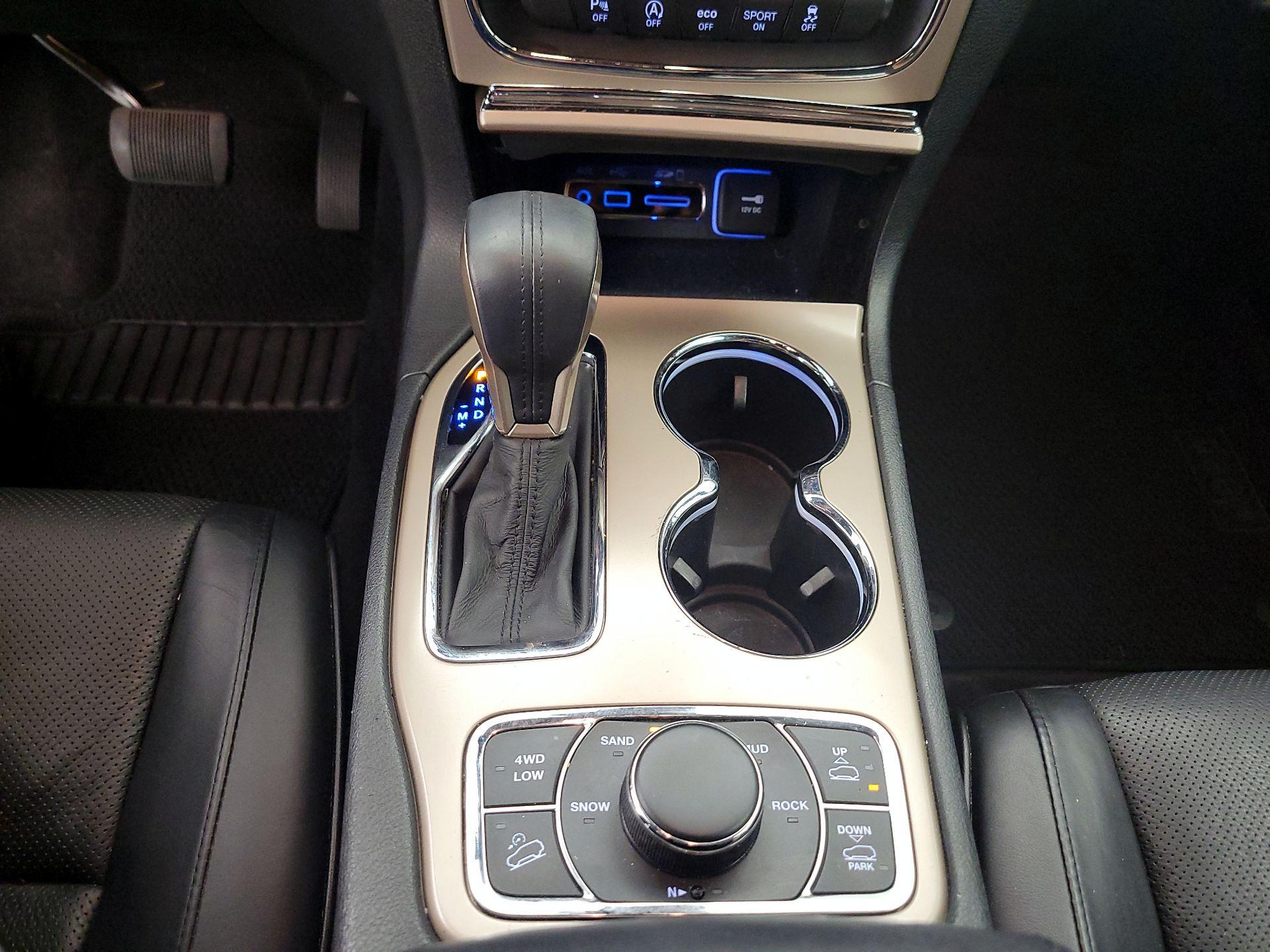 Thumbnail: 2016 Jeep Grand Cherokee - 18