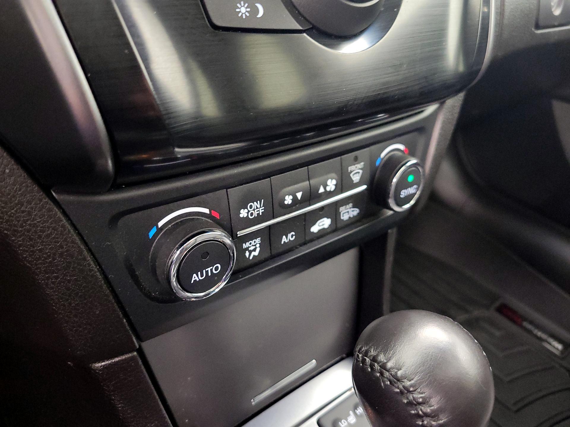 Thumbnail: 2014 Acura ILX - 15